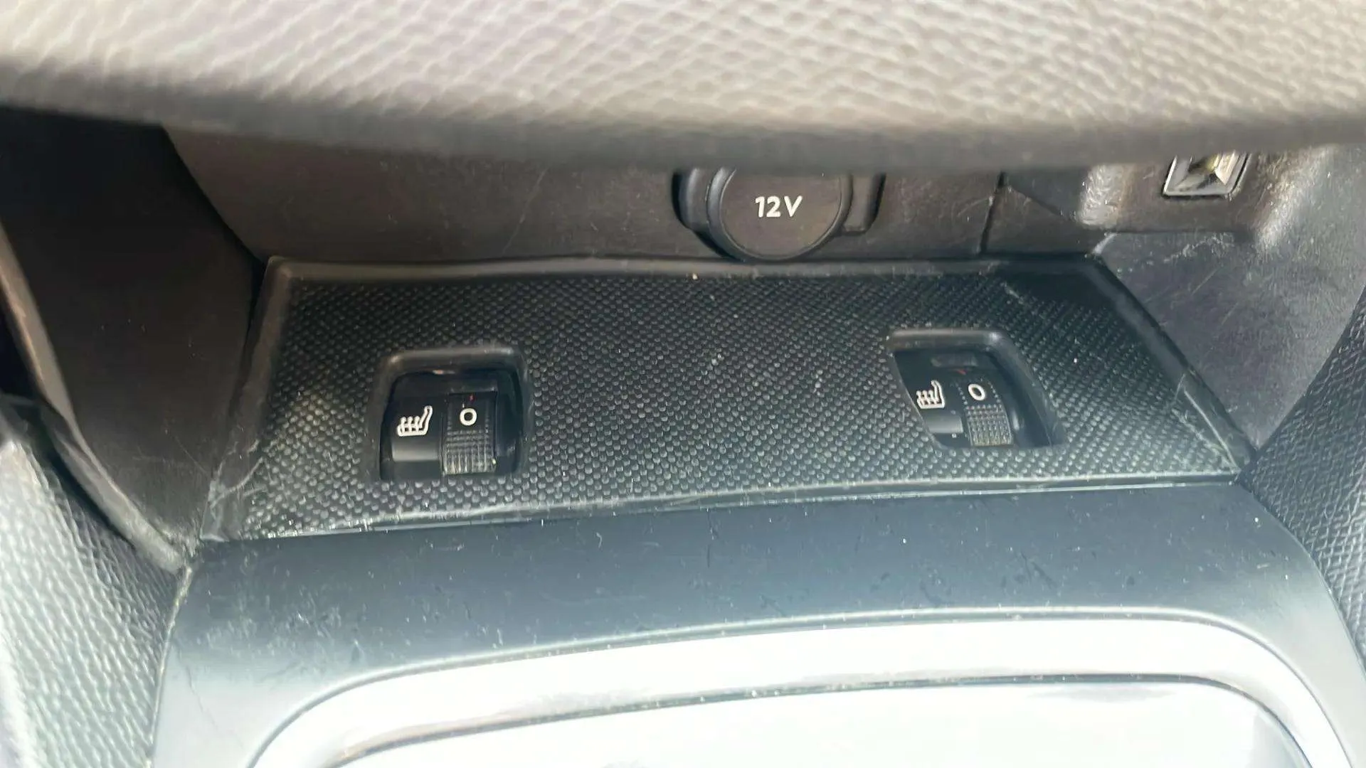 Peugeot 308 GT BlueHDi - foto 29