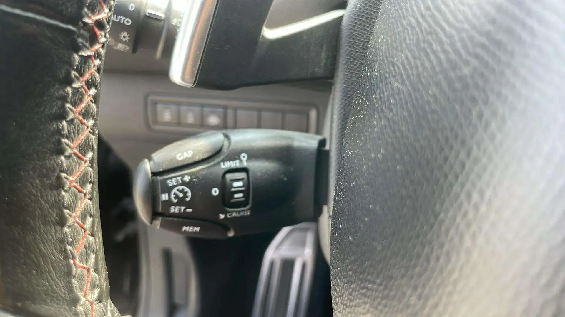 Peugeot 308 GT BlueHDi - foto 27
