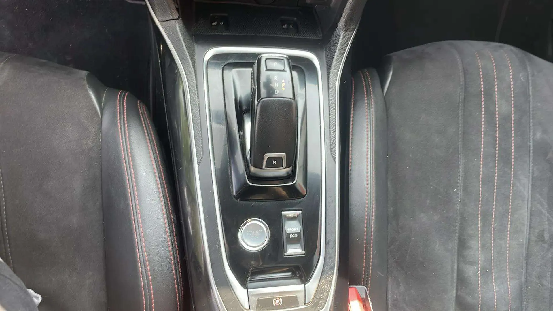 Peugeot 308 GT BlueHDi - foto 28