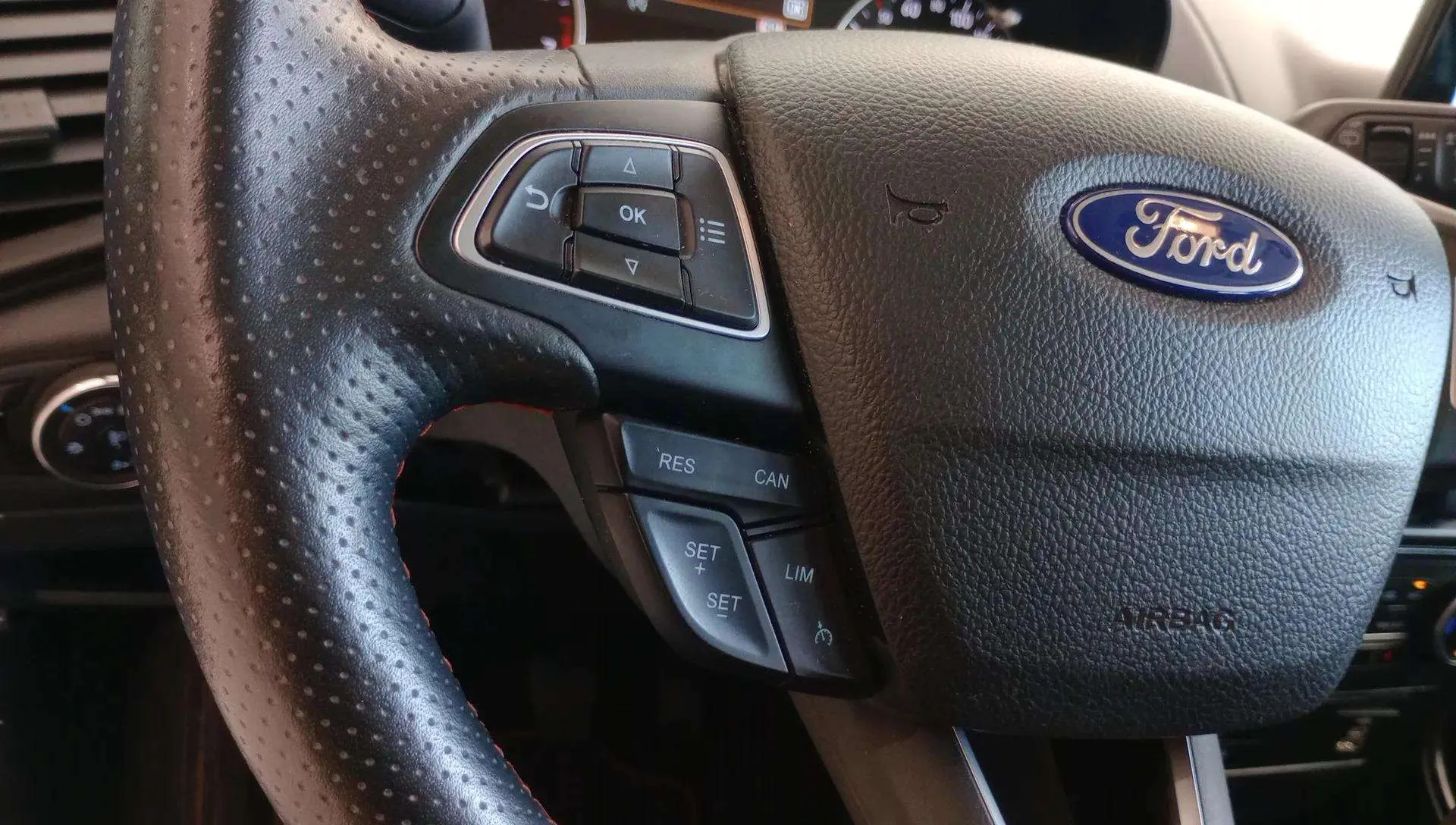 Ford EcoSport 1.0T EcoBoost ST Line - foto 20
