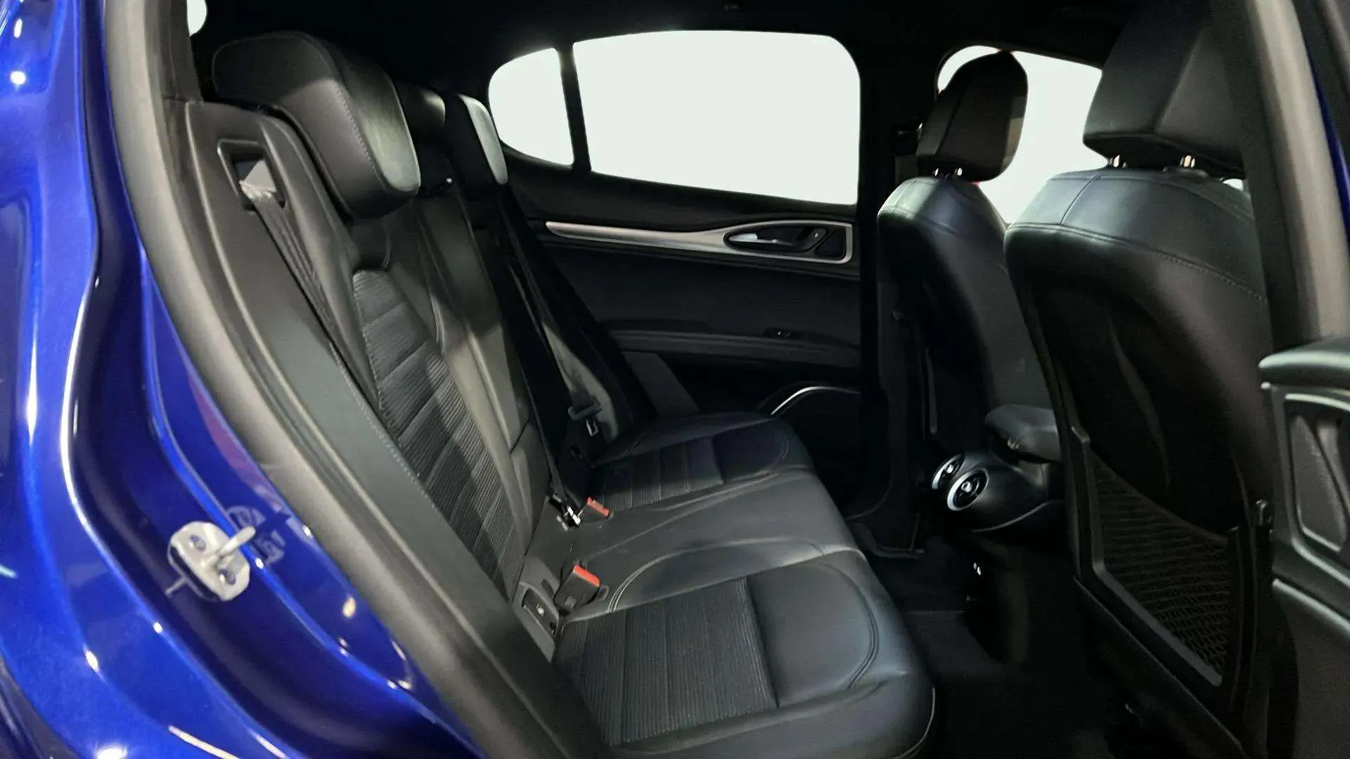 Alfa Romeo Stelvio 2.2 Diesel Sprint RWD - foto 12