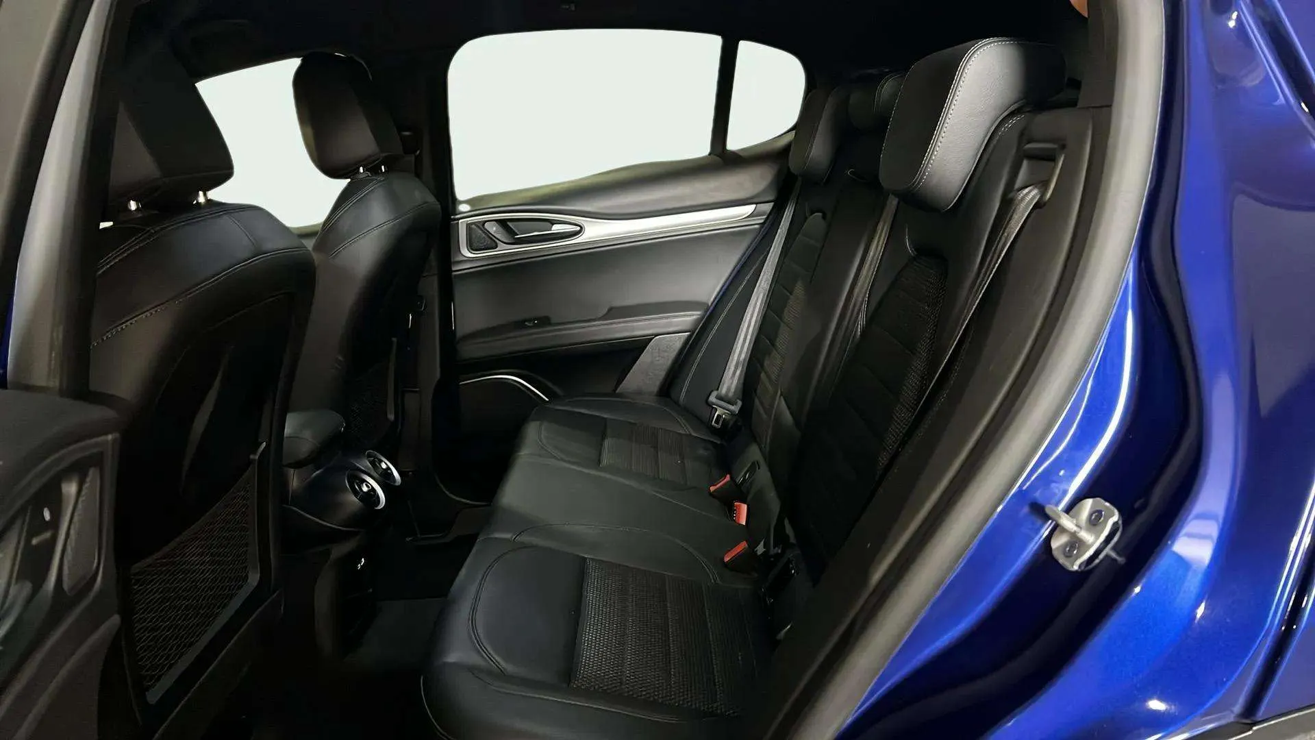 Alfa Romeo Stelvio 2.2 Diesel Sprint RWD - foto 10