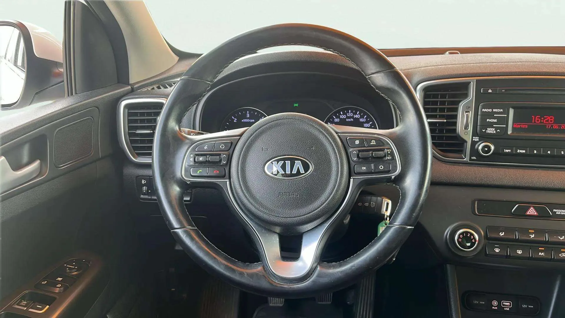 Kia Sportage 1.7 CRDi VGT Emotion 4x2 Eco-Dynam - foto 12