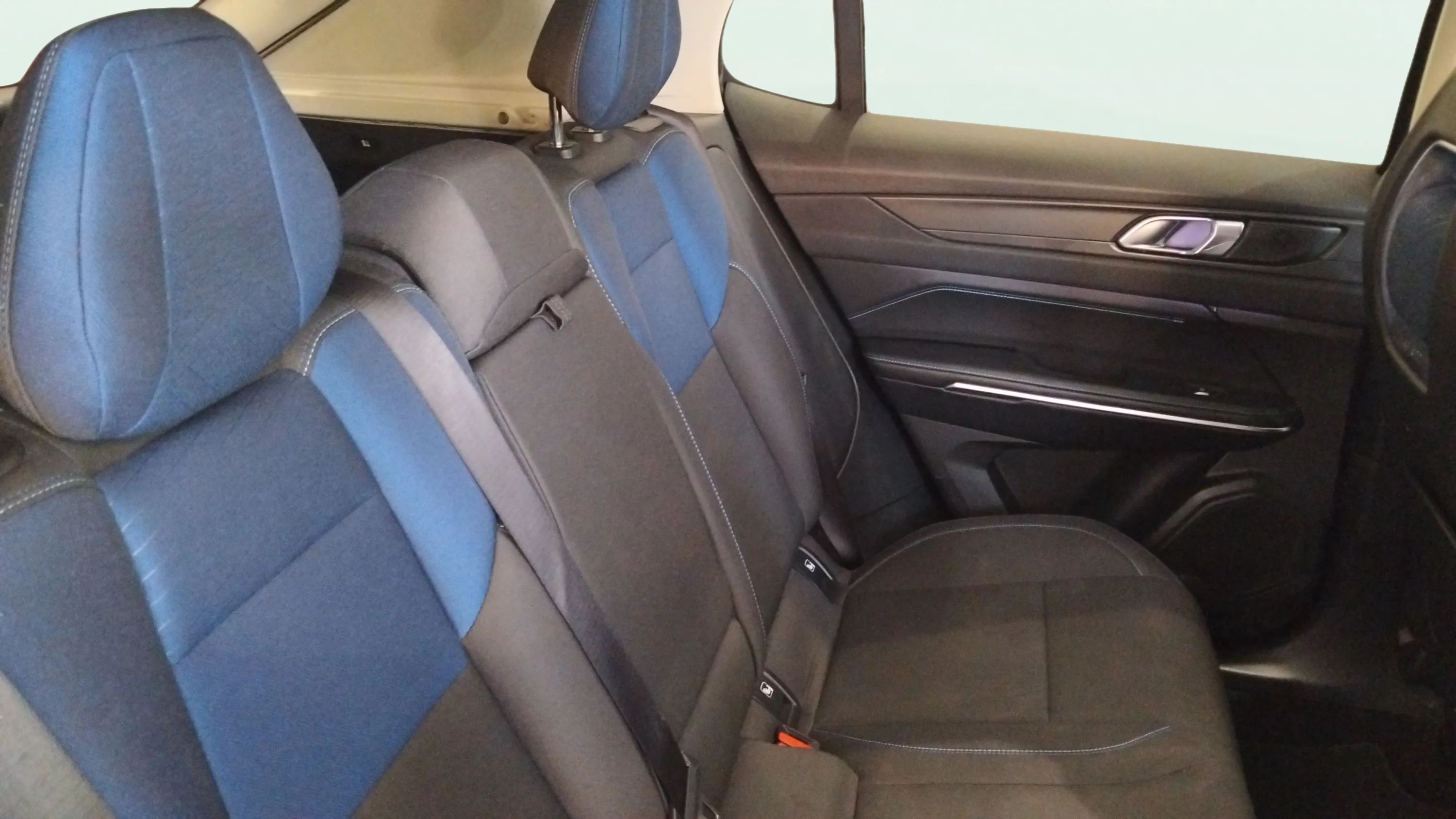 Lynk & Co 01 1.5 PHEV 3. - foto 9