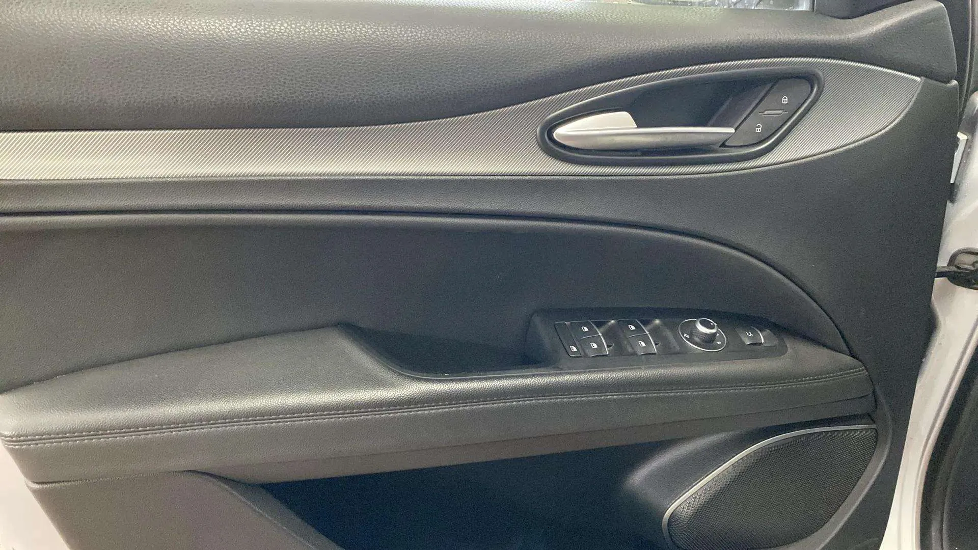 Alfa Romeo Stelvio 2.0 Gasolina Sprint Q4 - foto 23