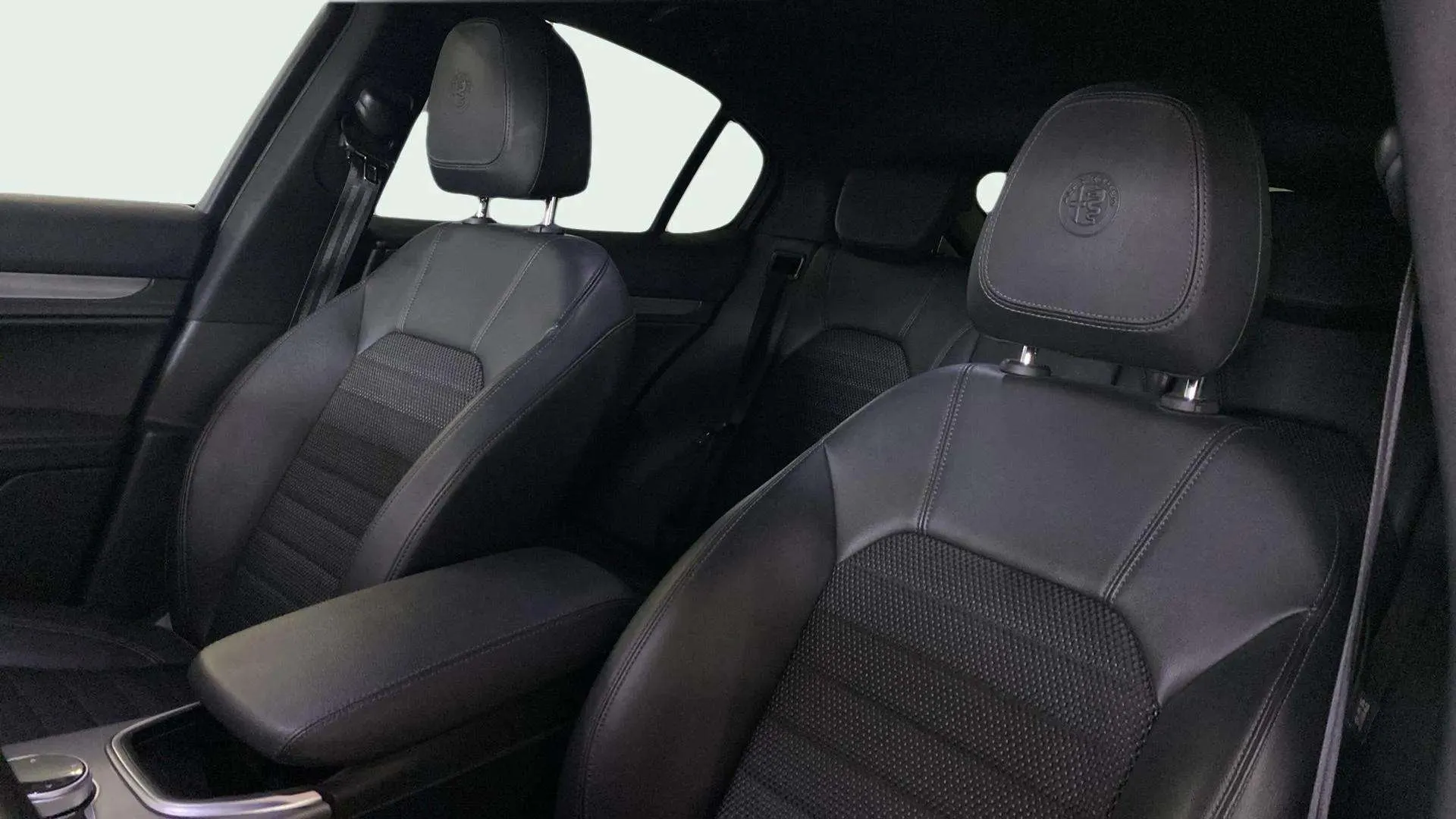 Alfa Romeo Stelvio 2.0 Gasolina Sprint Q4 - foto 10