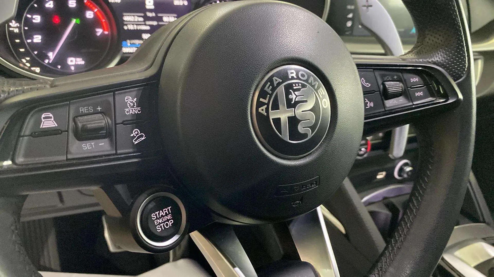 Alfa Romeo Stelvio 2.0 Gasolina Sprint Q4 - foto 13