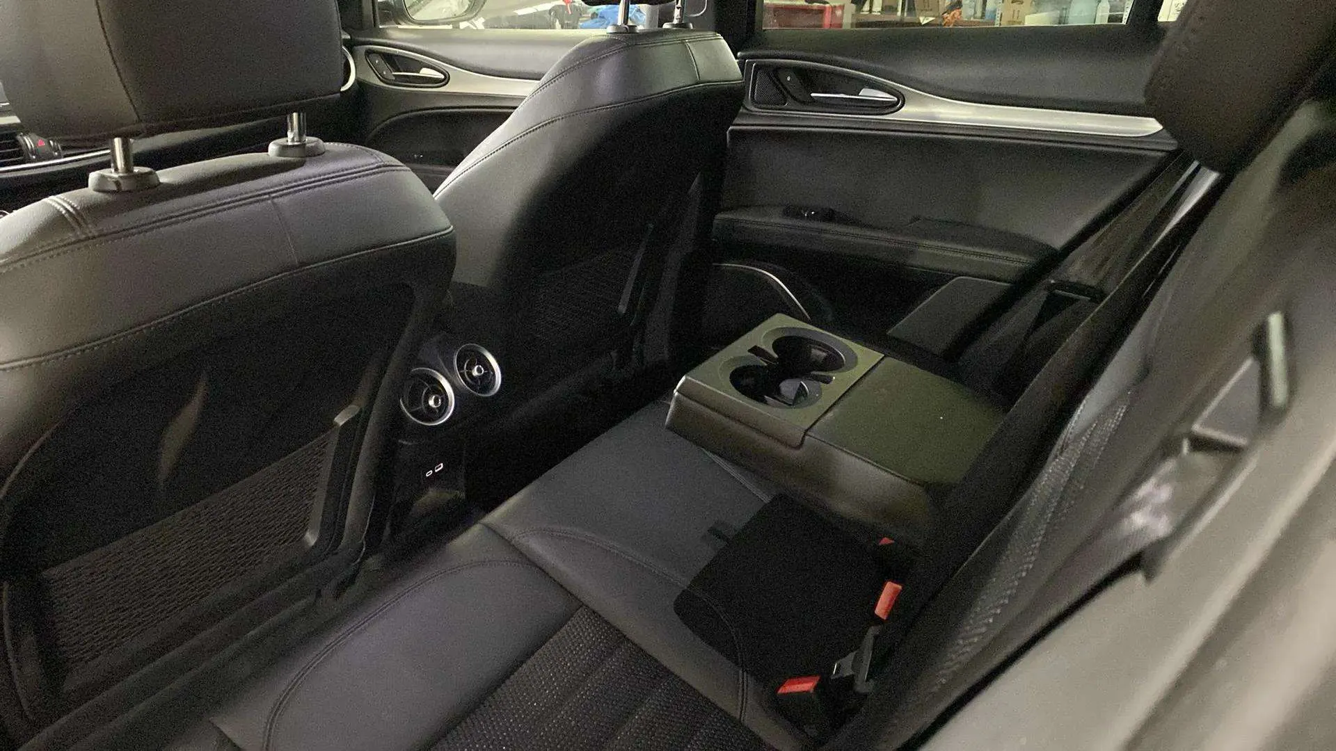 Alfa Romeo Stelvio 2.0 Gasolina Sprint Q4 - foto 22