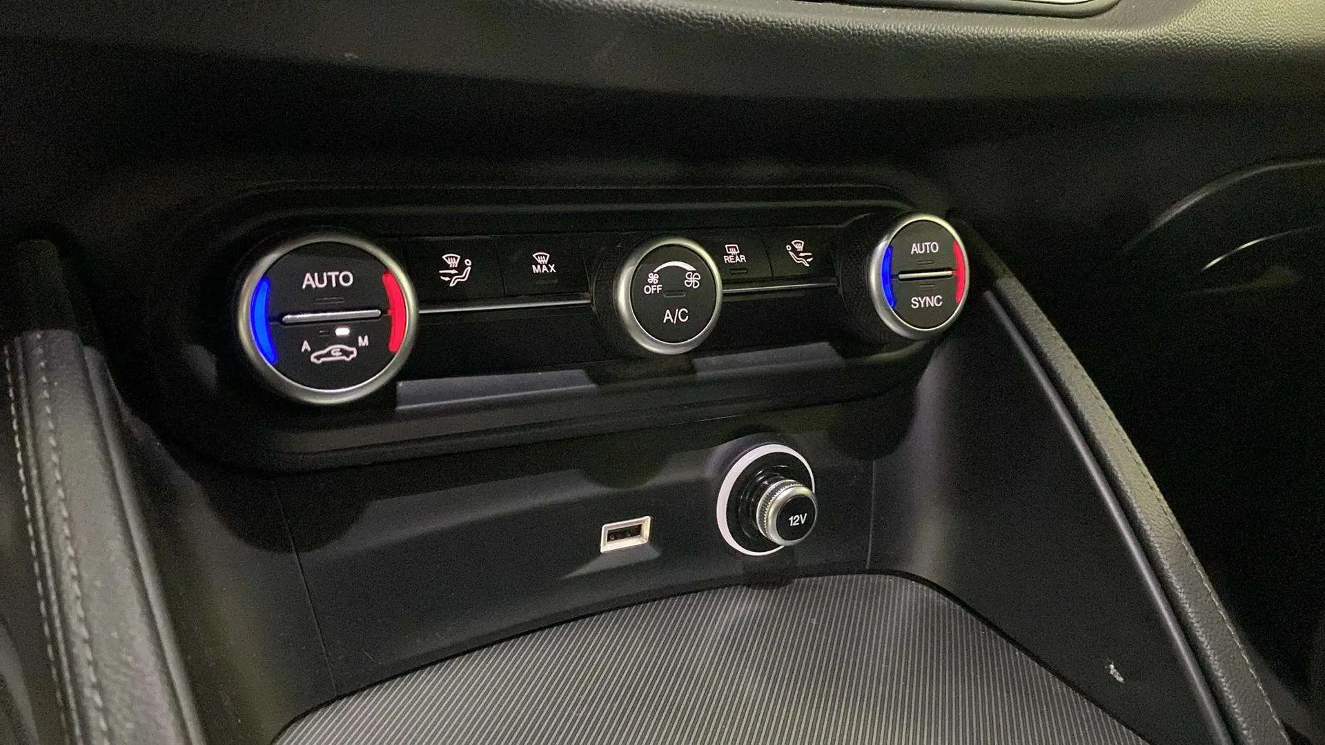 Alfa Romeo Stelvio 2.0 Gasolina Sprint Q4 - foto 27