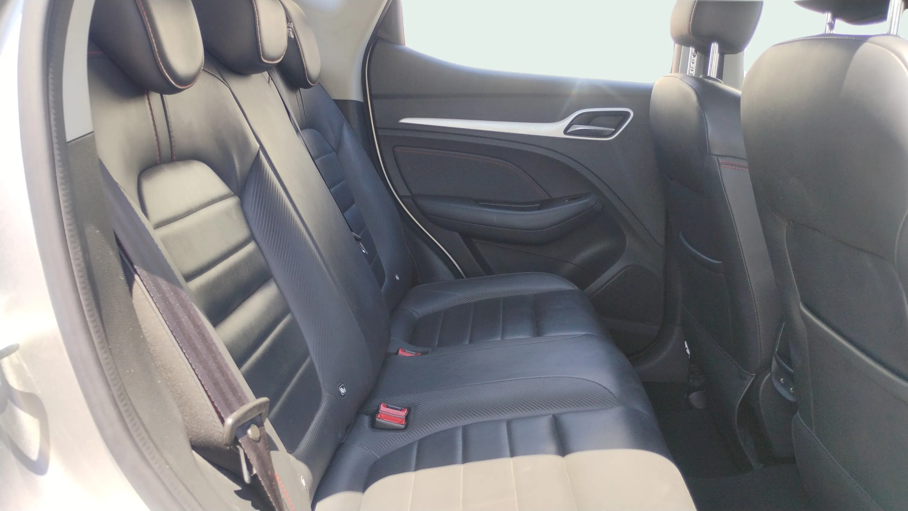 MG ZS 1.0T Luxury - foto 15
