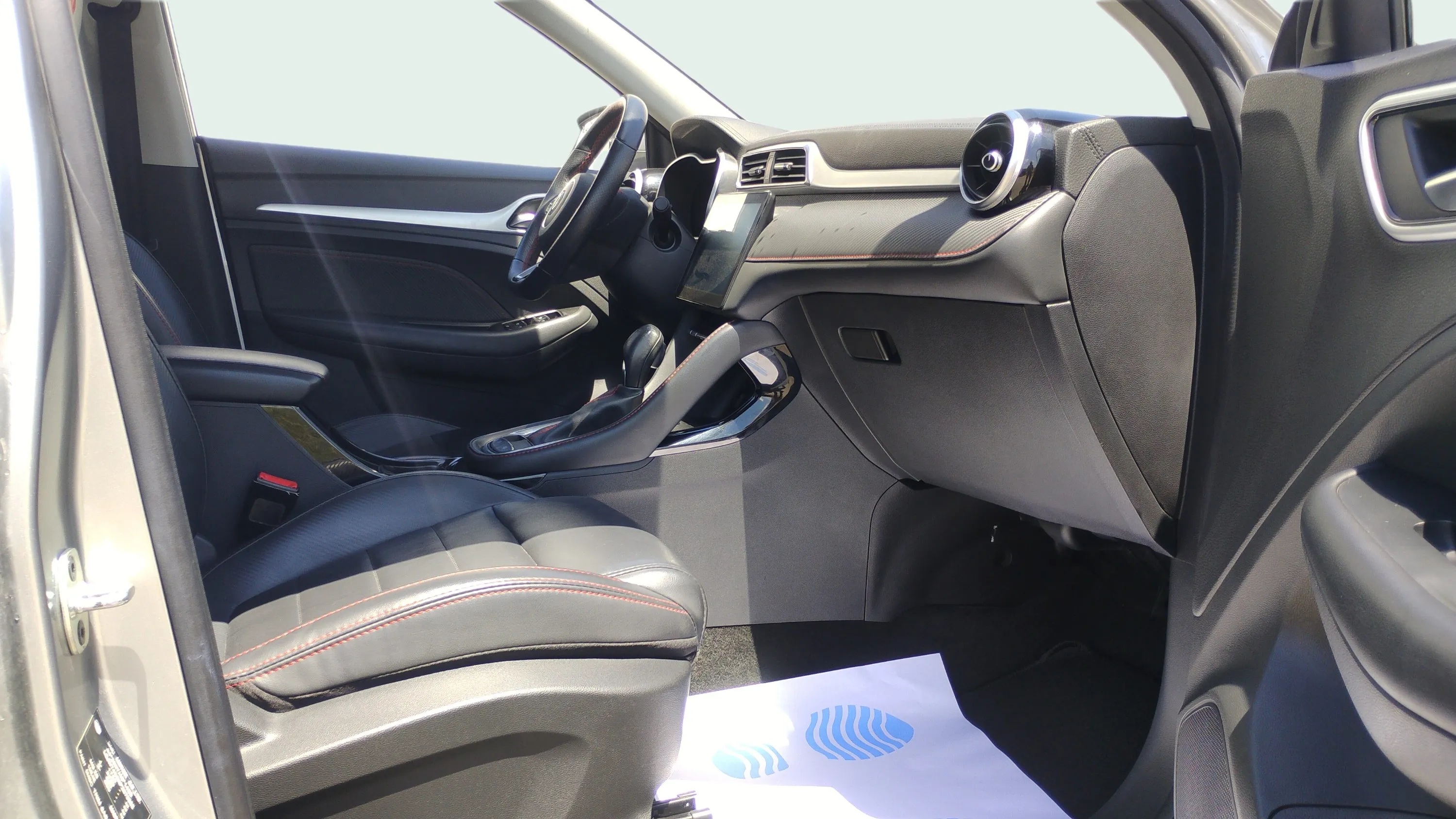 MG ZS 1.0T Luxury - foto 13