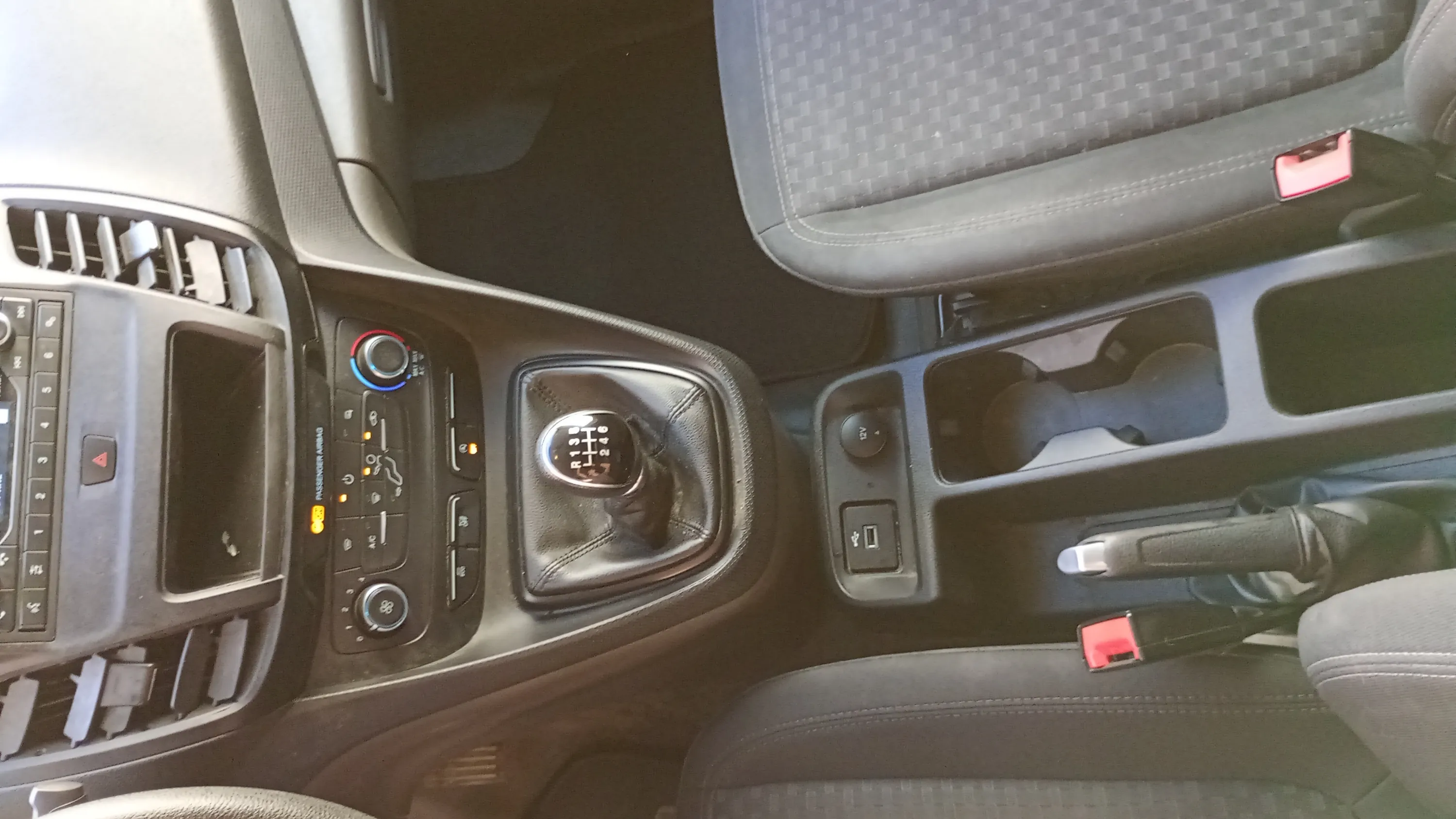 Ford Transit Connect Van 1.0 EcoBoost Ambiente 200 L1 - foto 9