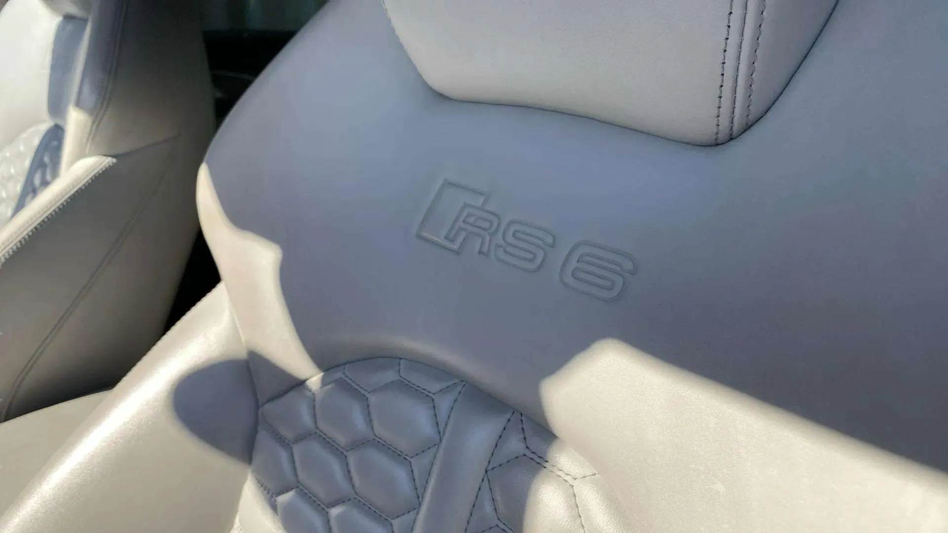 Audi RS6 4.0 TFSI quattro Tiptronic - foto 17