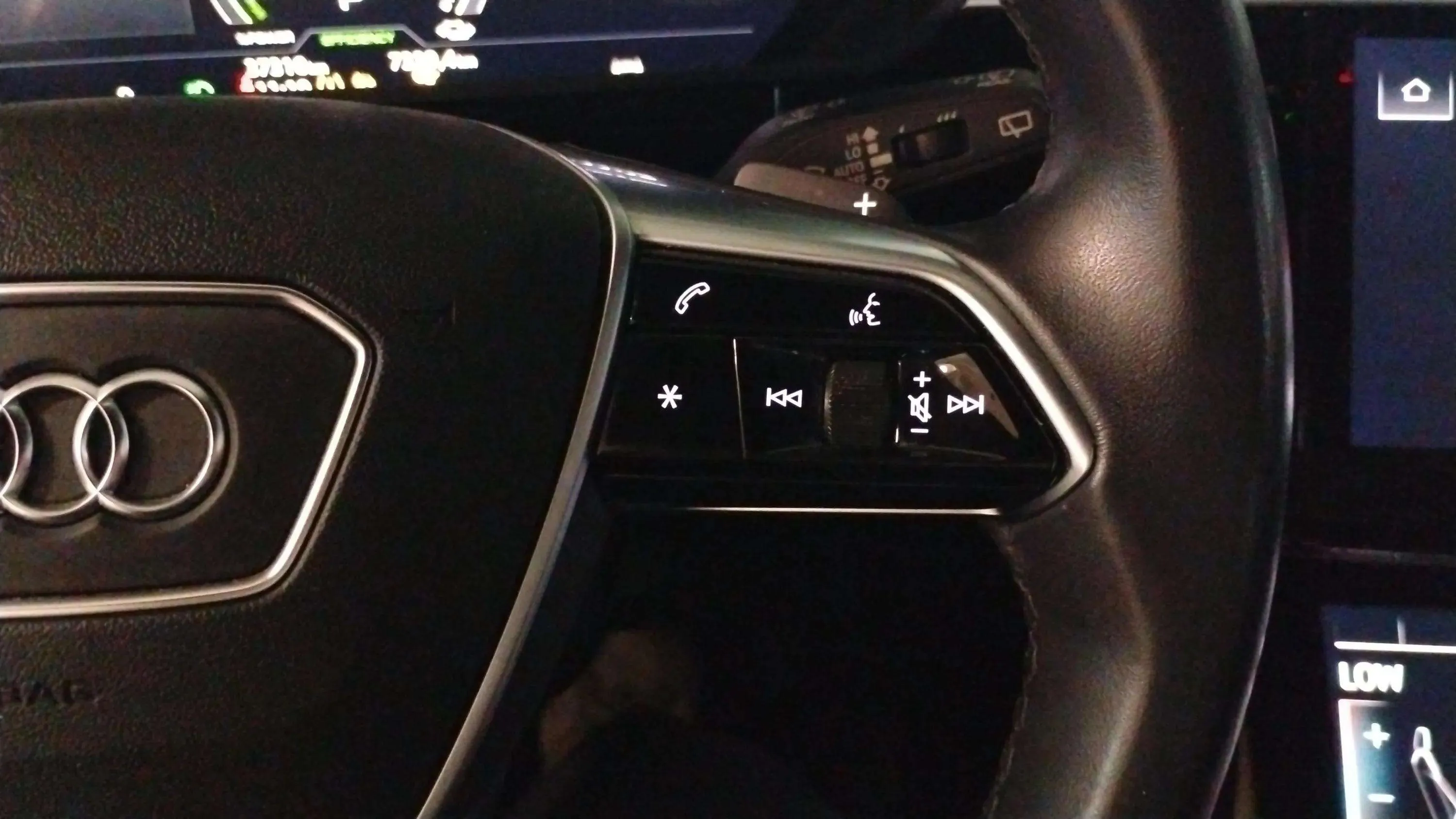 Audi e-tron 55 quattro - foto 18