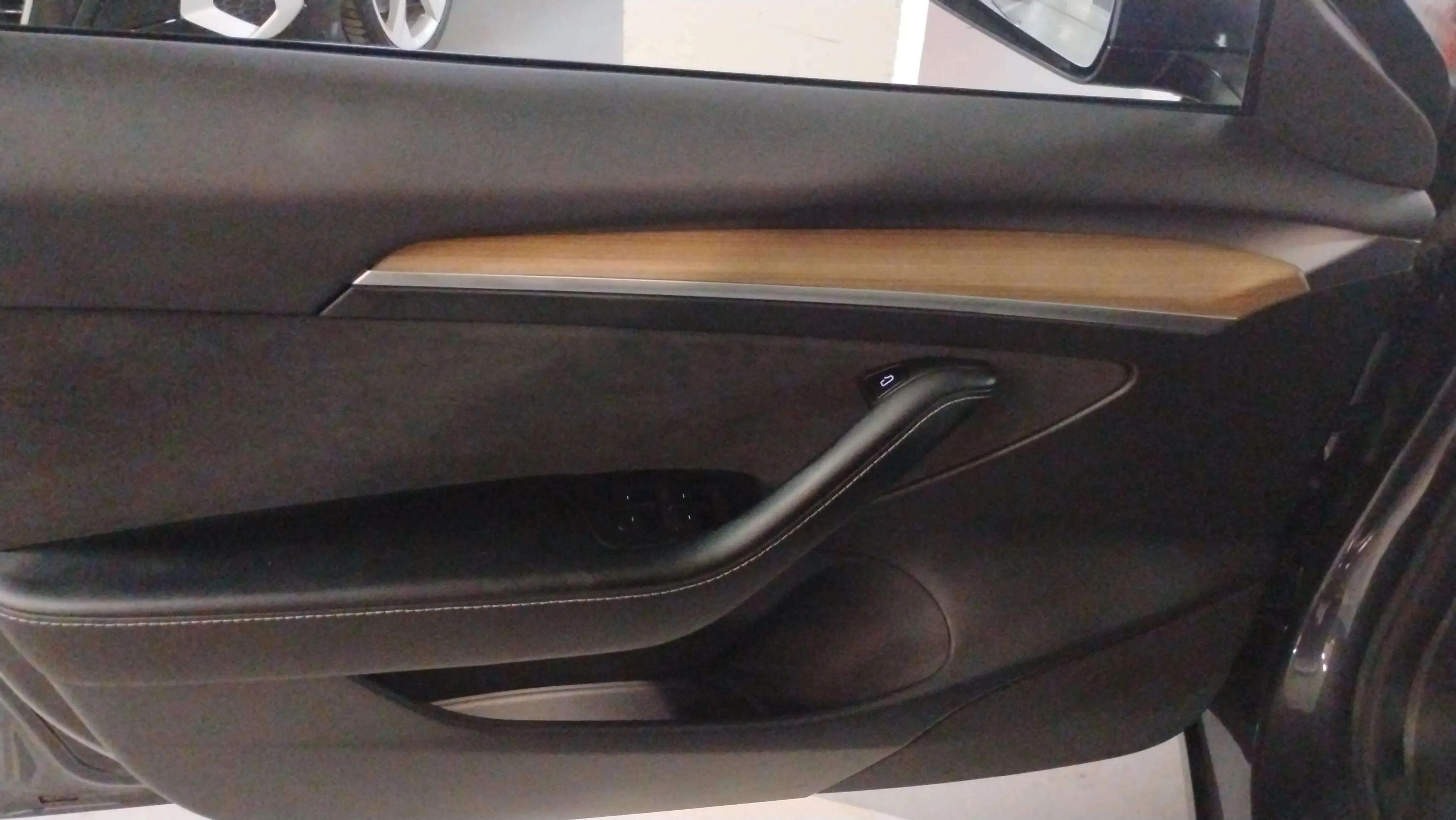 Tesla Model 3 RWD - foto 18