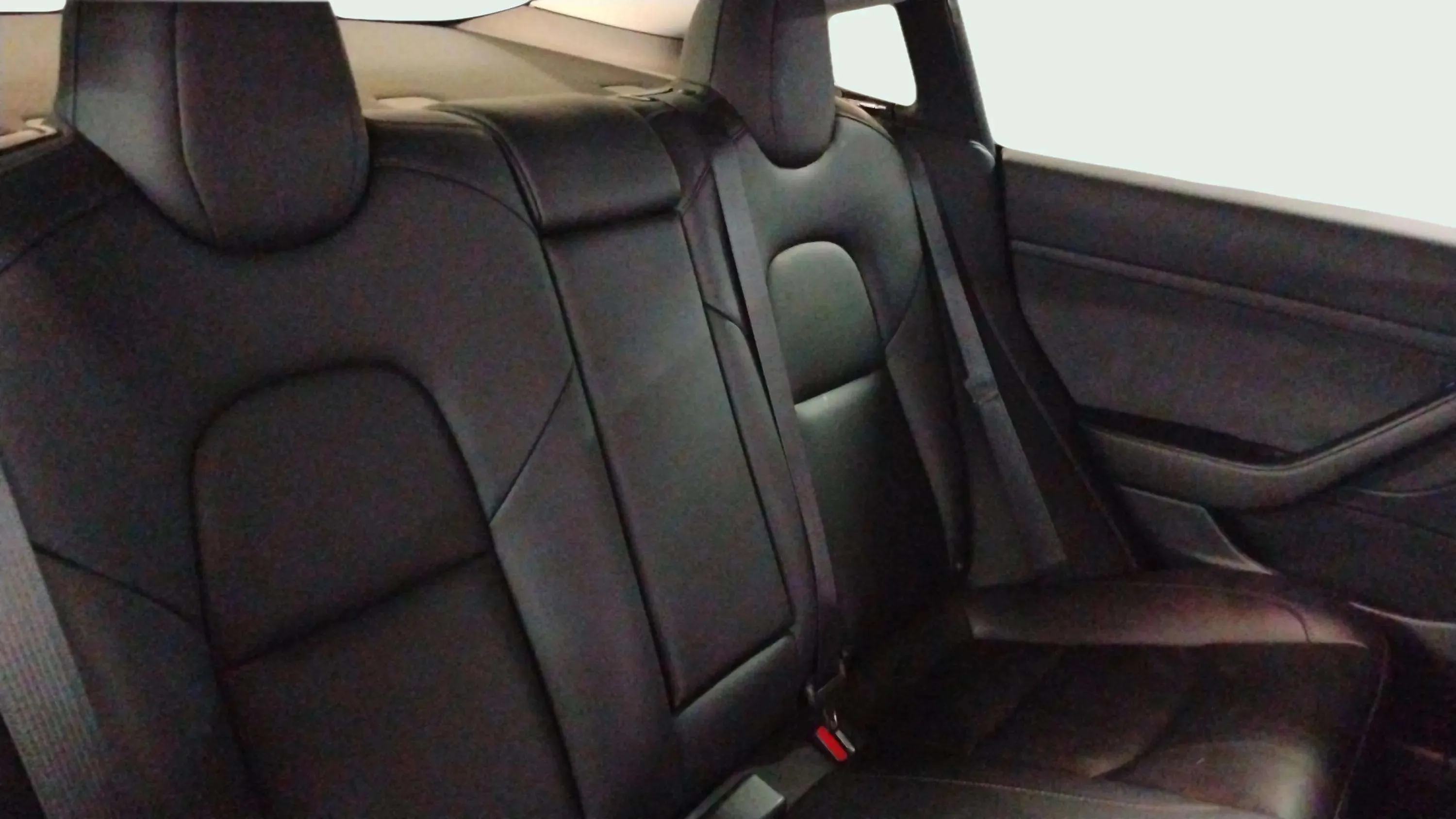 Tesla Model 3 RWD - foto 13