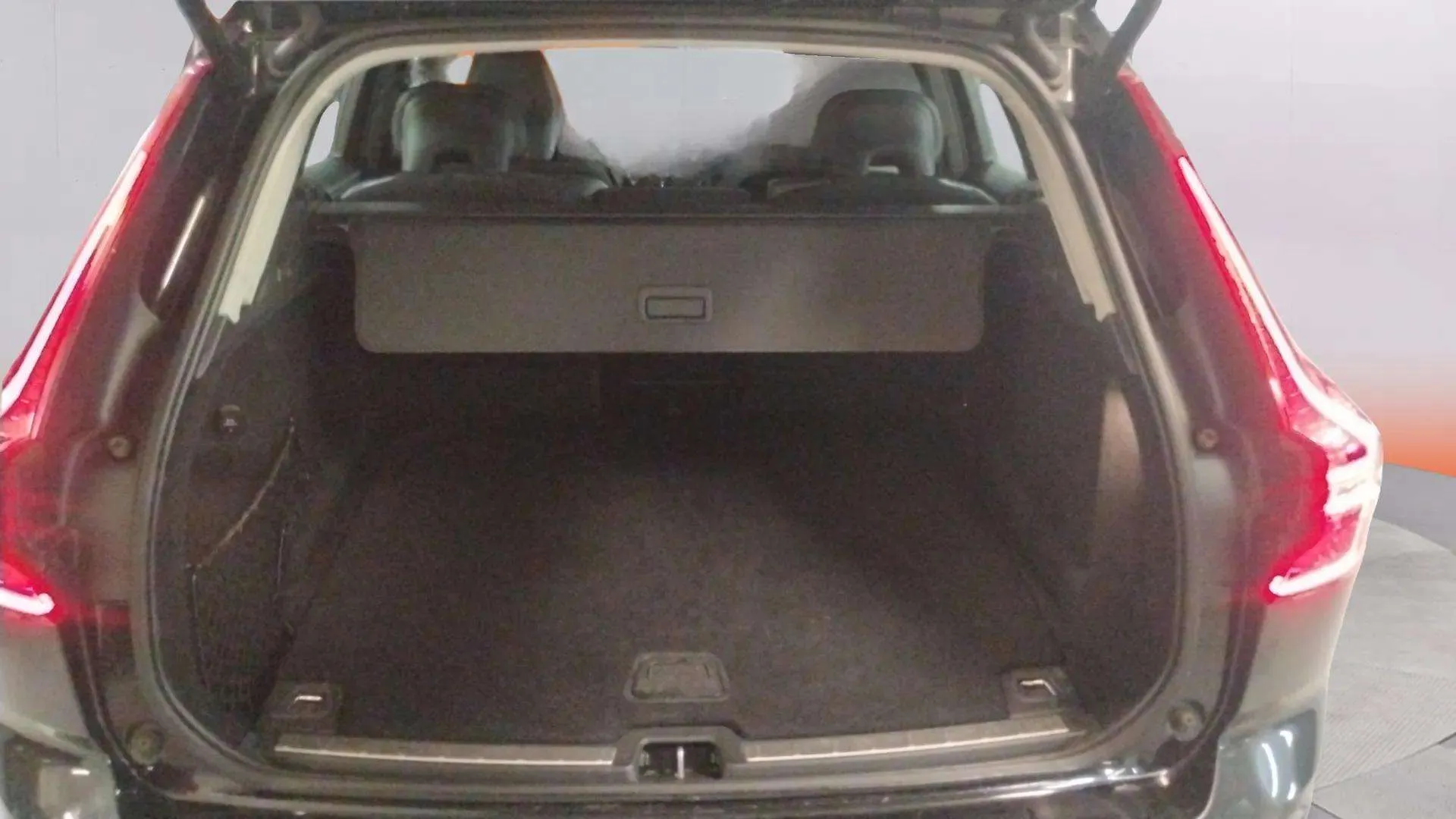 Volvo XC60 2.0 B4 D AWD Business Plus - foto 21