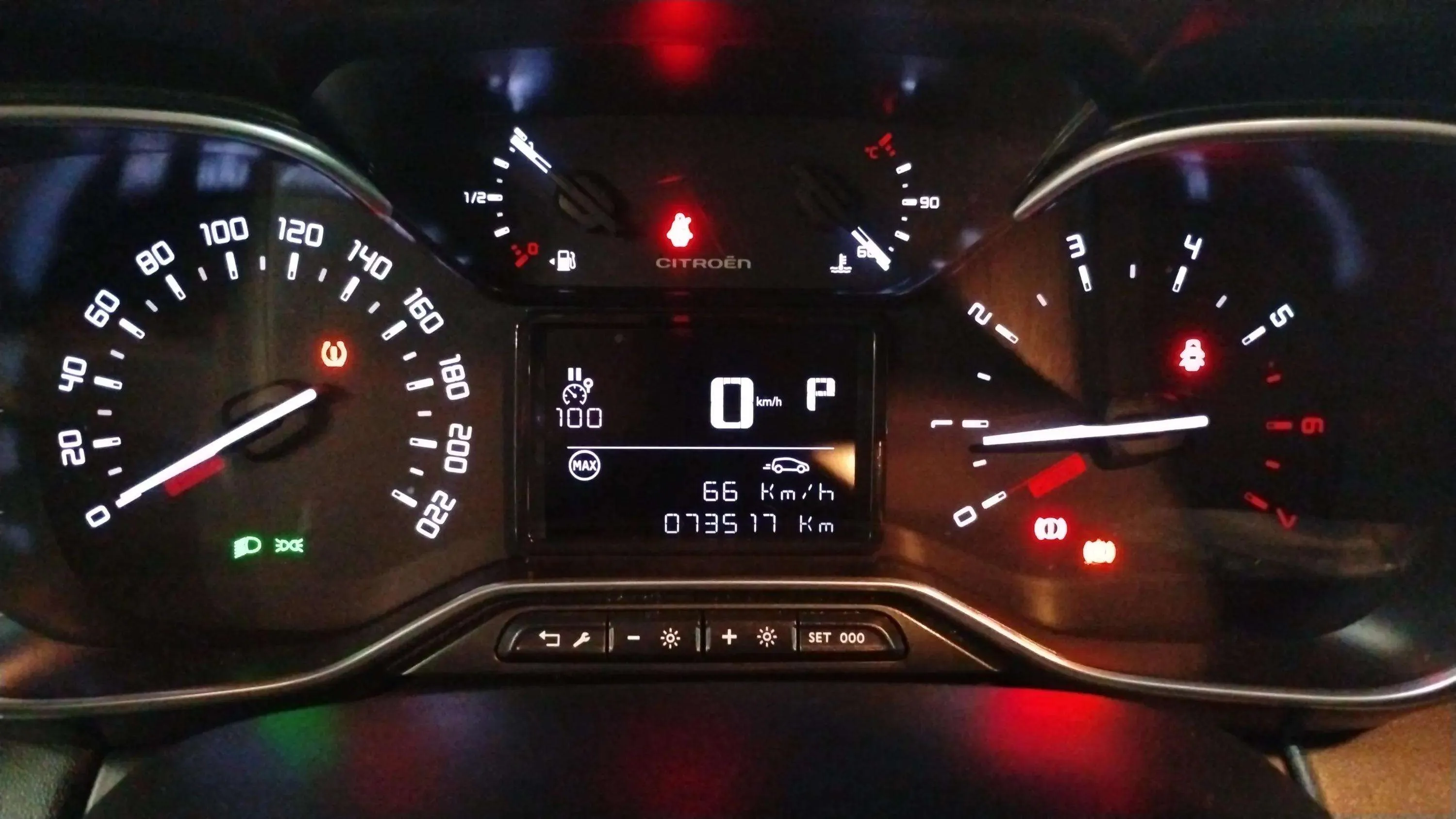Citroën C3 Aircross BlueHDi EAT6 Shine Pack - foto 12