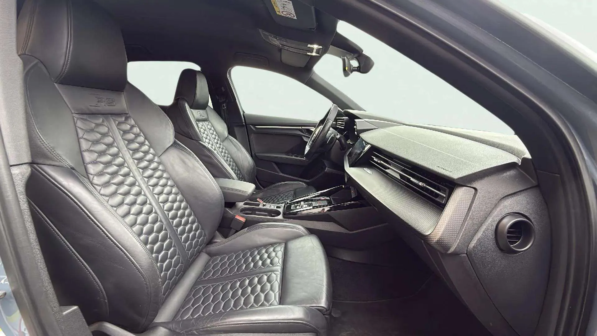 Audi A3 RS3 Sportback TFSI quattro S tron - foto 11