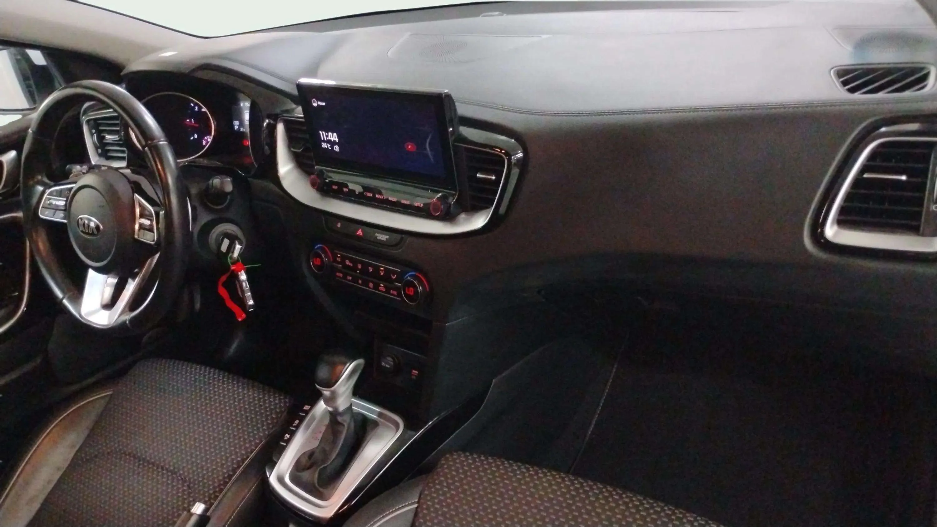 Kia Ceed Tourer 1.6 MHEV Tech DCT - foto 19