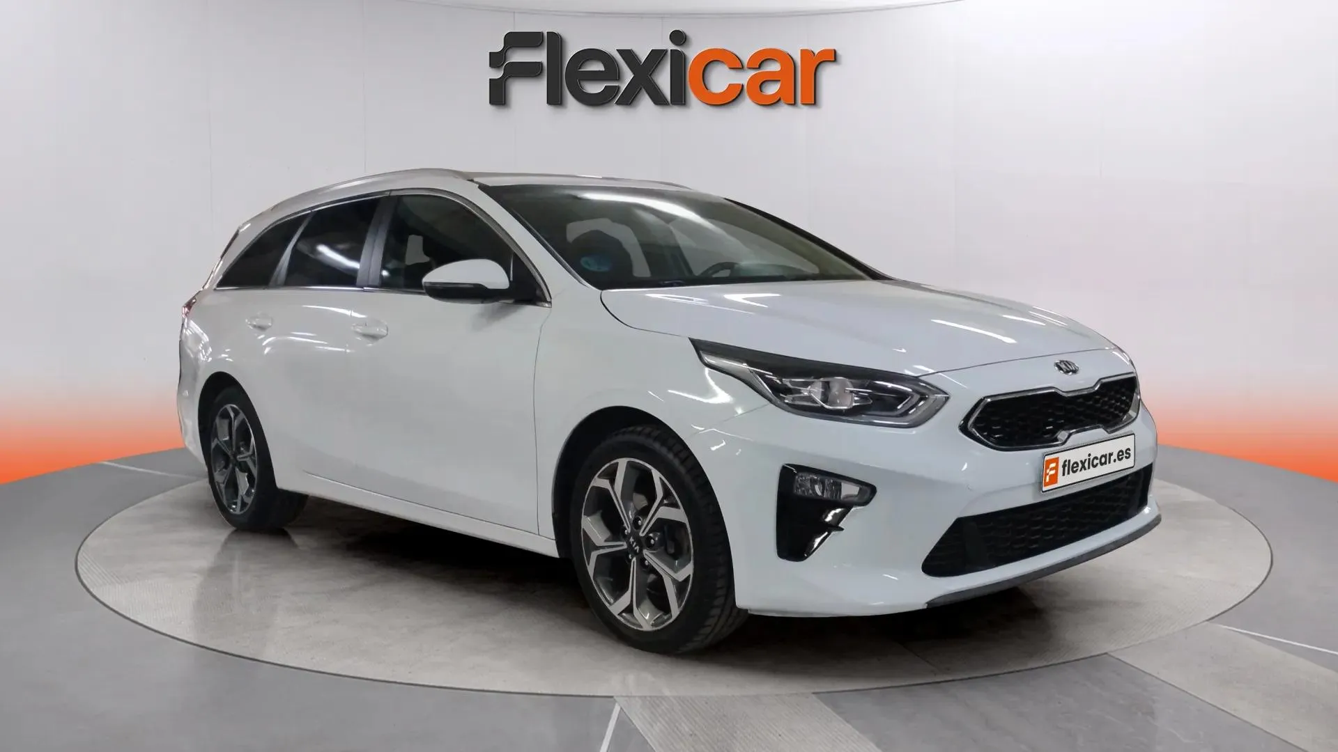 Kia Ceed Tourer 1.6 MHEV Tech DCT - foto 25
