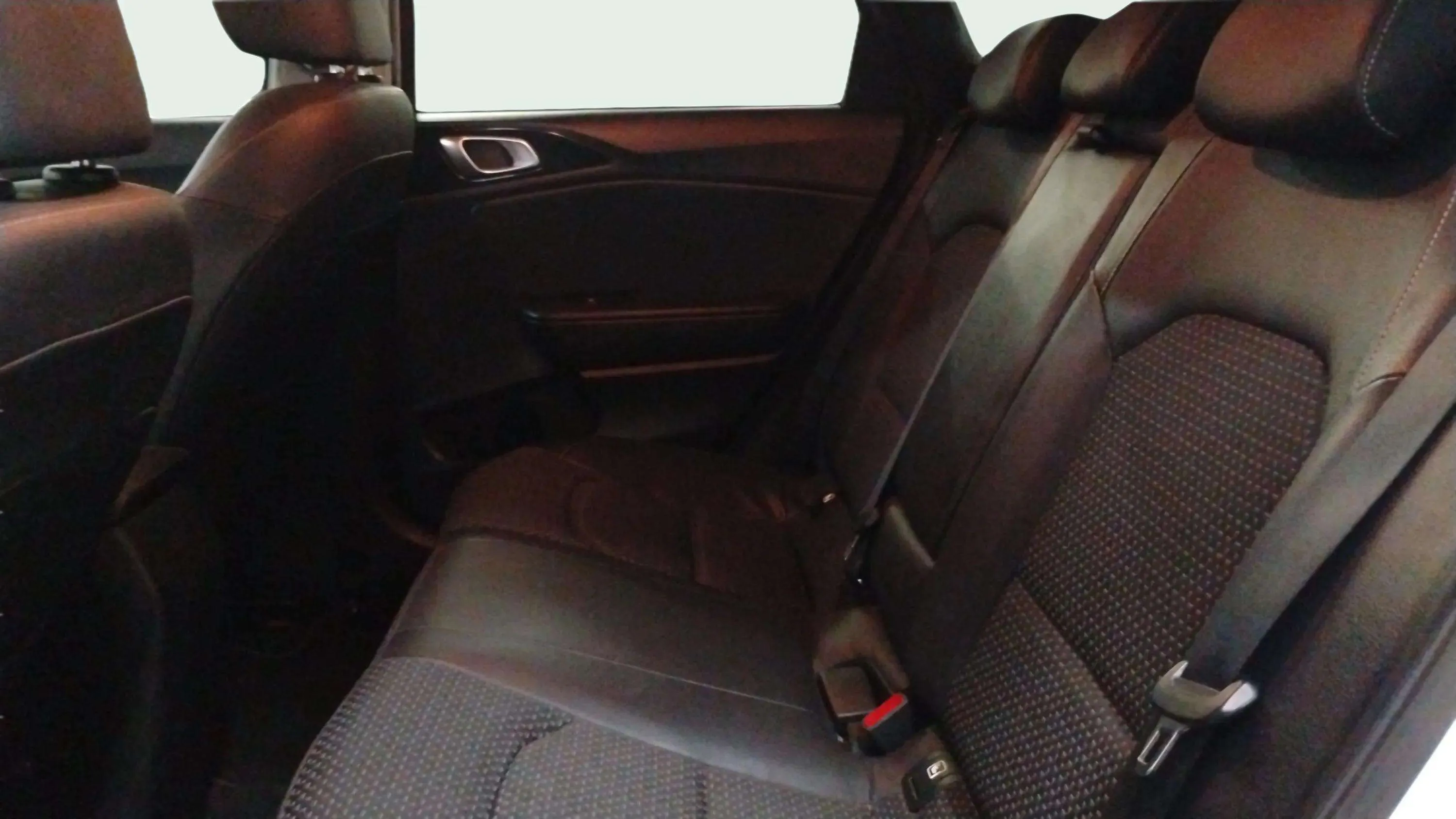 Kia Ceed Tourer 1.6 MHEV Tech DCT - foto 16