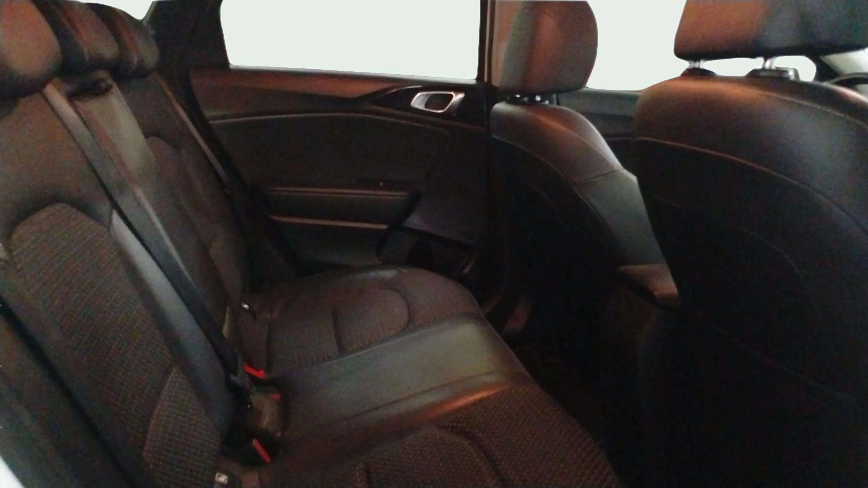 Kia Ceed Tourer 1.6 MHEV Tech DCT - foto 17