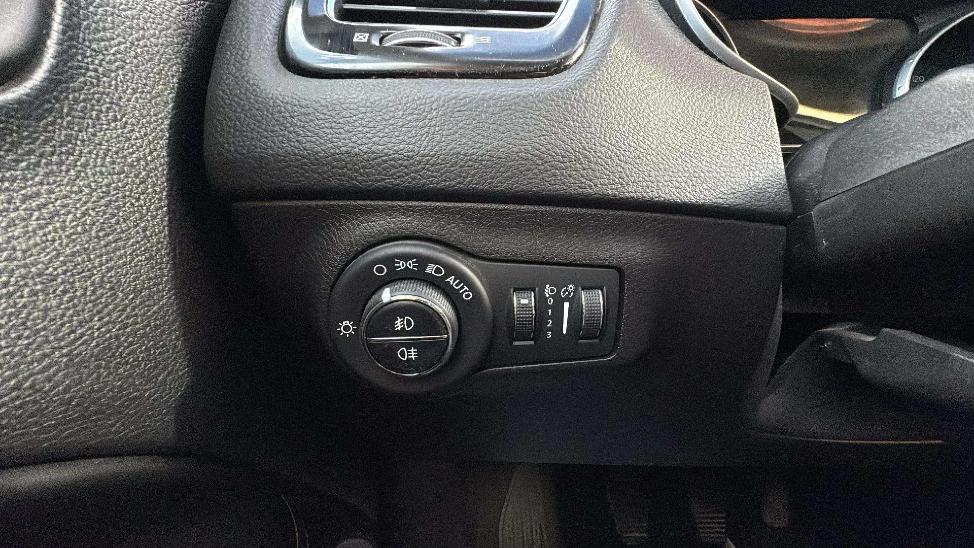 Jeep Compass 1.4 Mair Limited 4x2 - foto 16