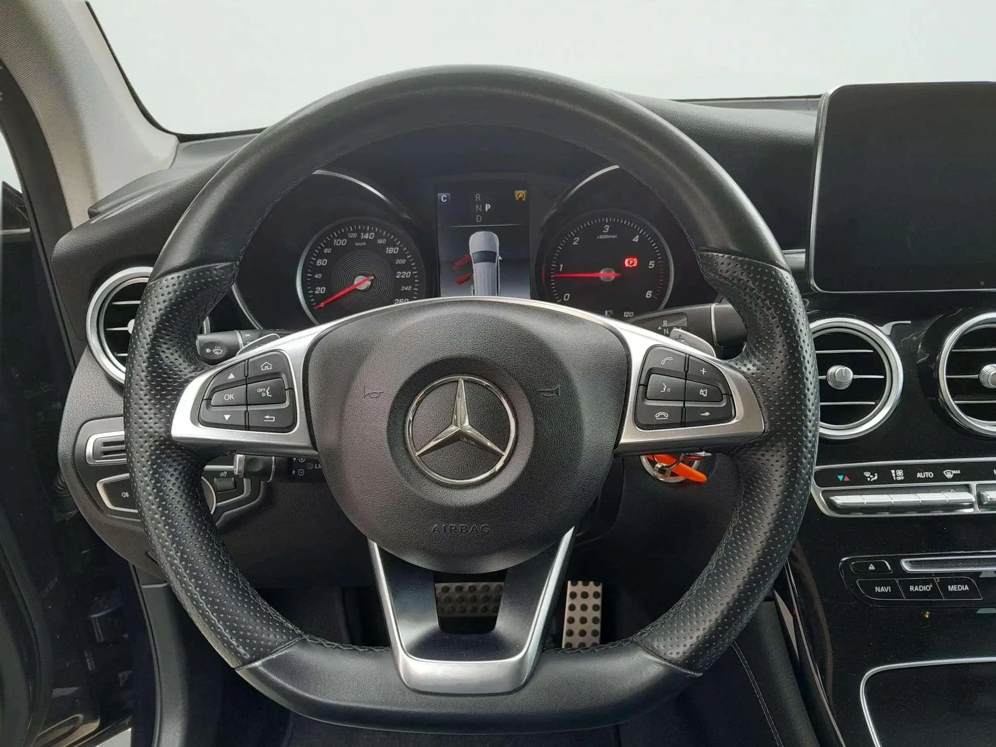 Mercedes-Benz GLC 220 d 4MATIC - foto 8