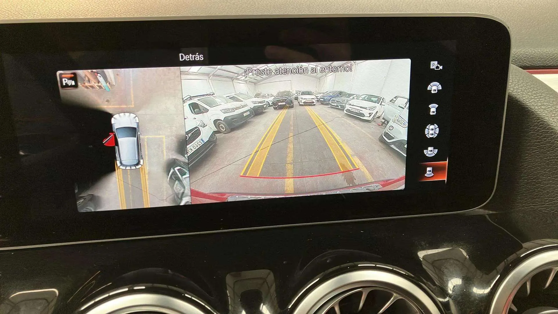 Mercedes-Benz GLA 200 D - foto 17