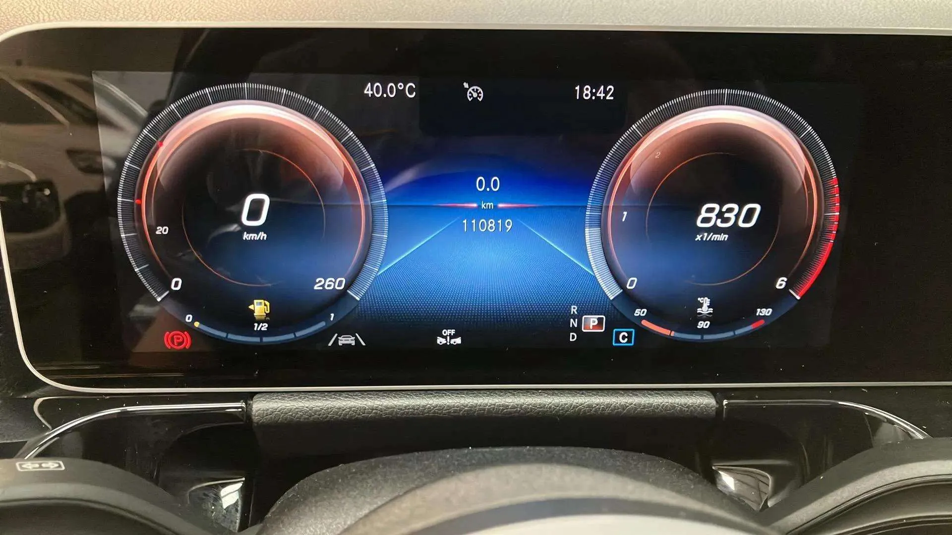 Mercedes-Benz GLA 200 D - foto 8