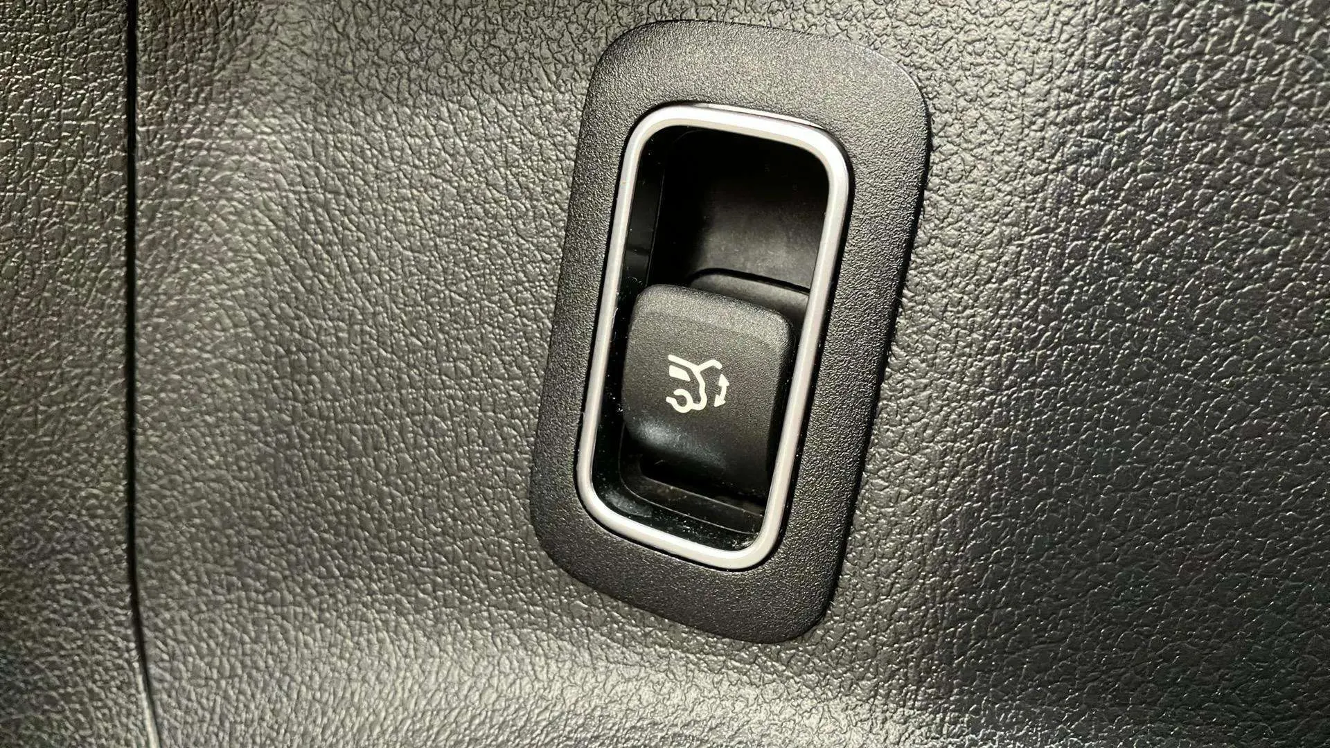 Mercedes-Benz GLA 200 D - foto 22