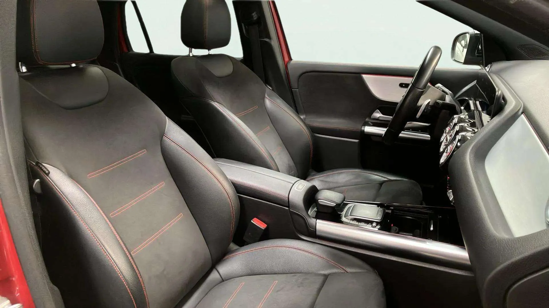 Mercedes-Benz GLA 200 D - foto 14