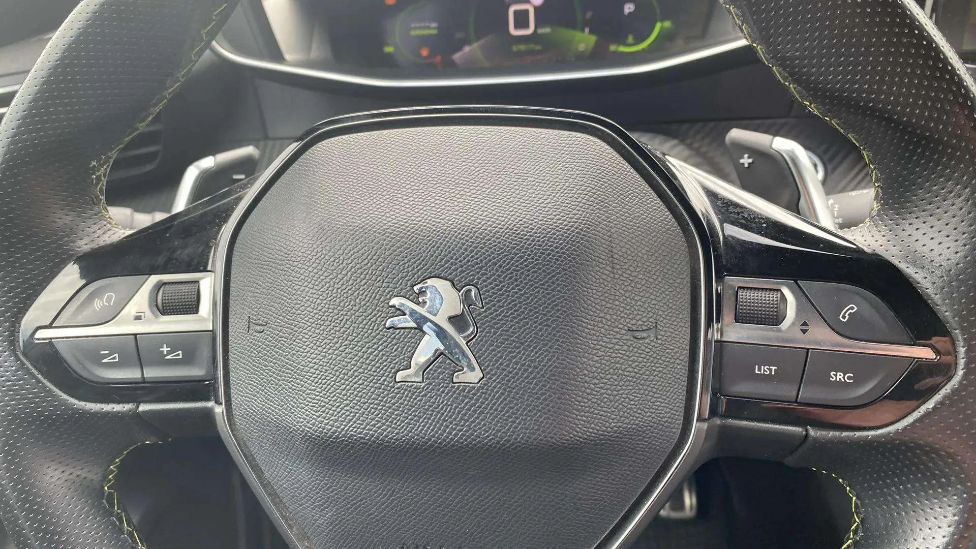 Peugeot 2008 GT Pack PureTech 130 EAT8 - foto 17