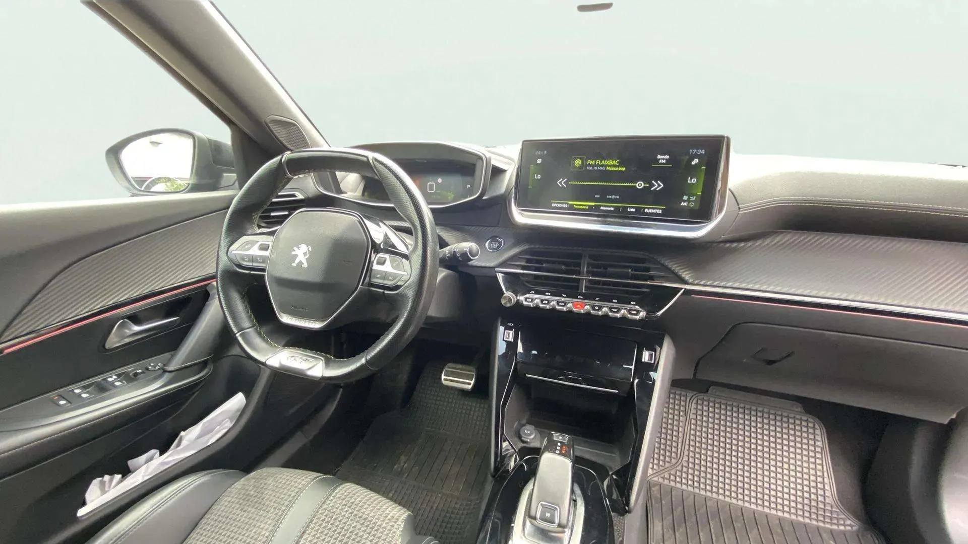 Peugeot 2008 GT Pack PureTech 130 EAT8 - foto 11