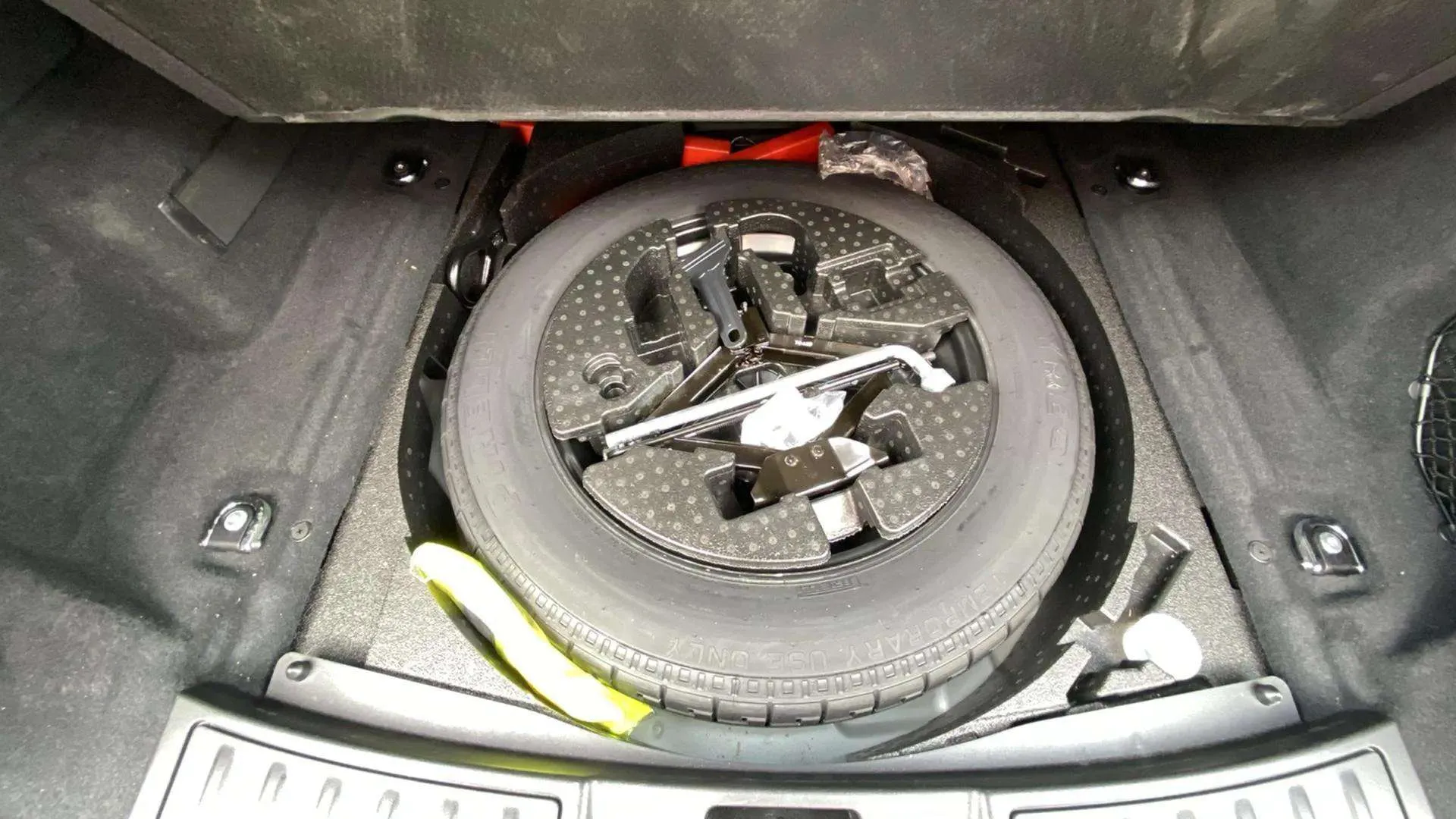 Land Rover Range Rover Evoque 2.0 D150 FWD - foto 15