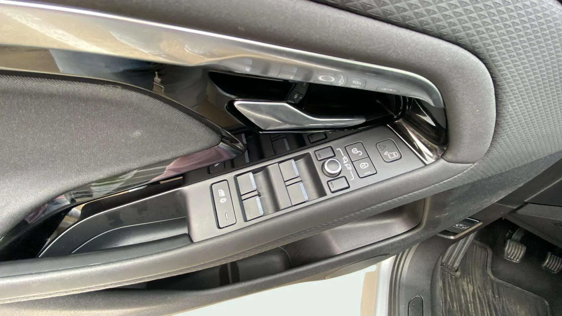 Land Rover Range Rover Evoque 2.0 D150 FWD - foto 16