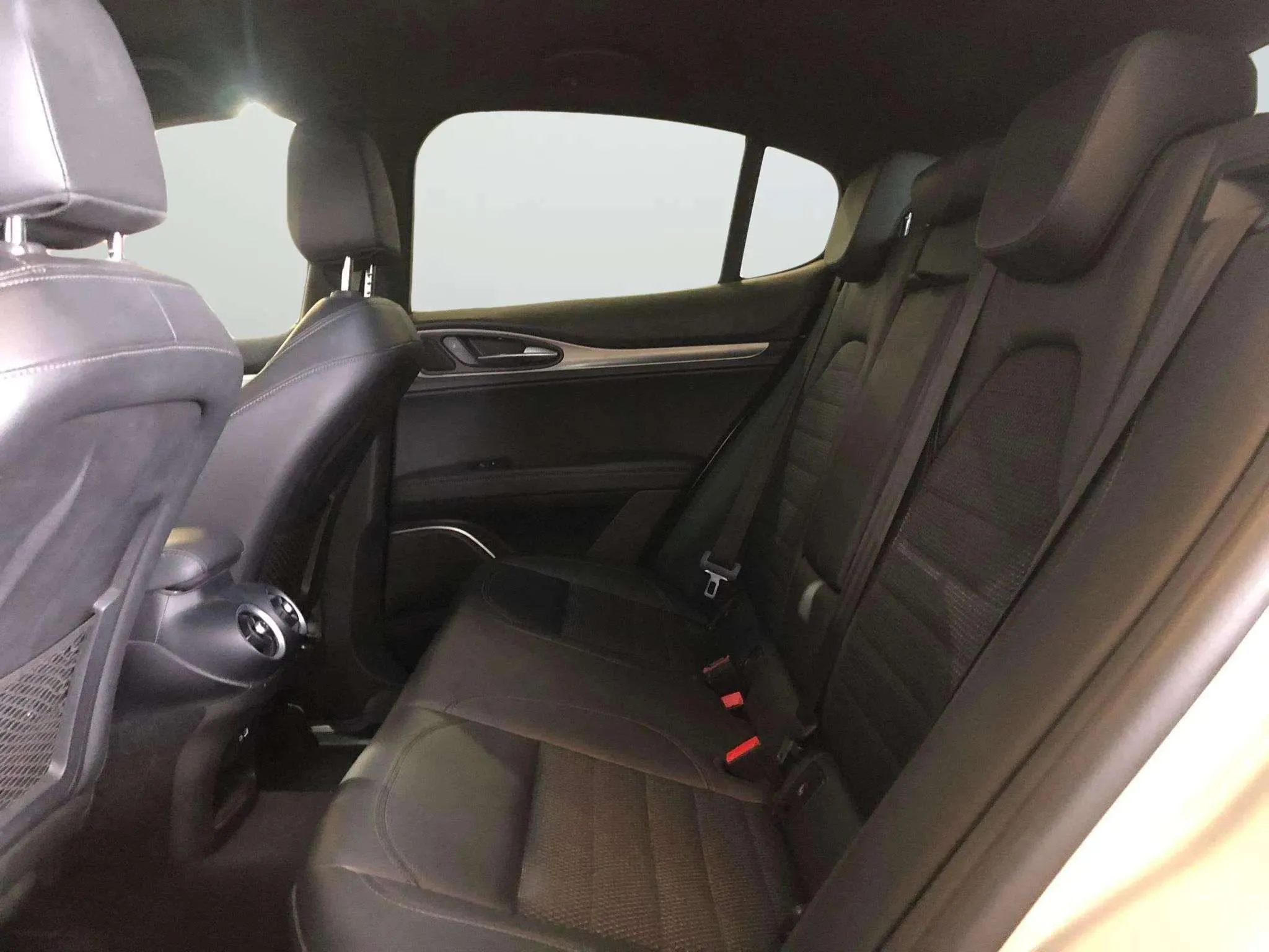 Alfa Romeo Stelvio 2.0 Gasolina Sprint Q4 - foto 12