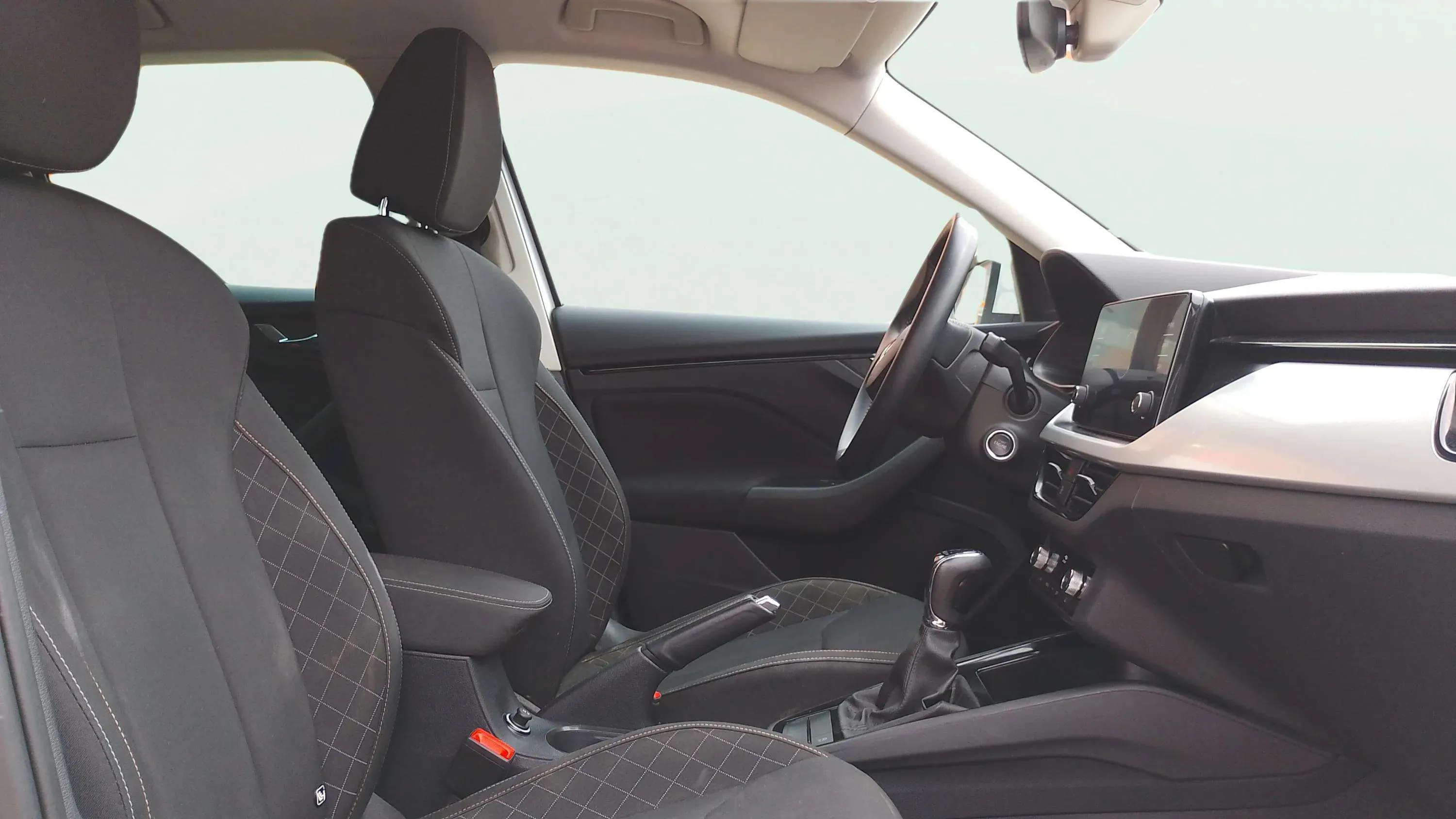 Škoda Kamiq 1.5 TSI DSG Ambition - foto 9