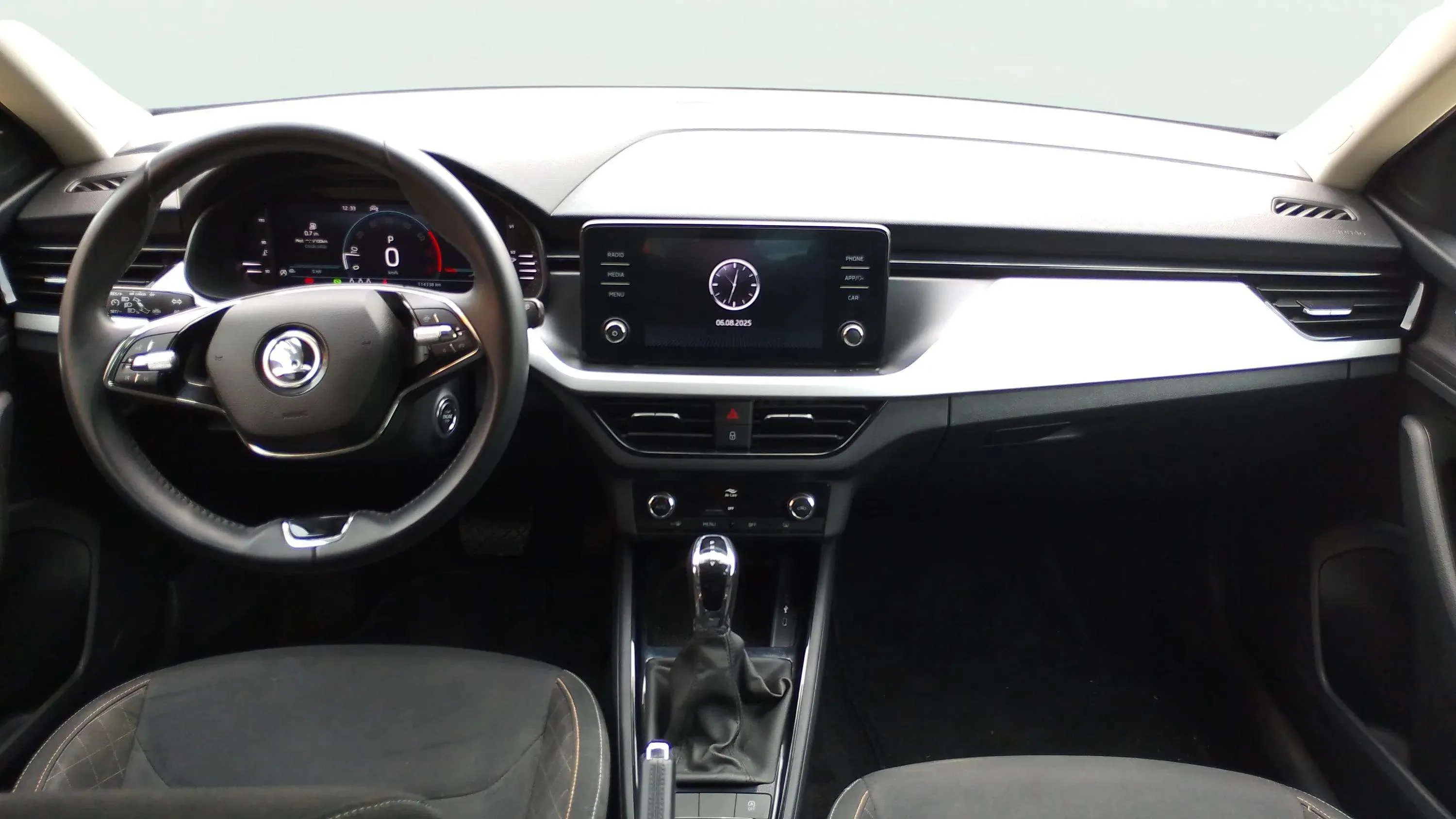 Škoda Kamiq 1.5 TSI DSG Ambition - foto 12
