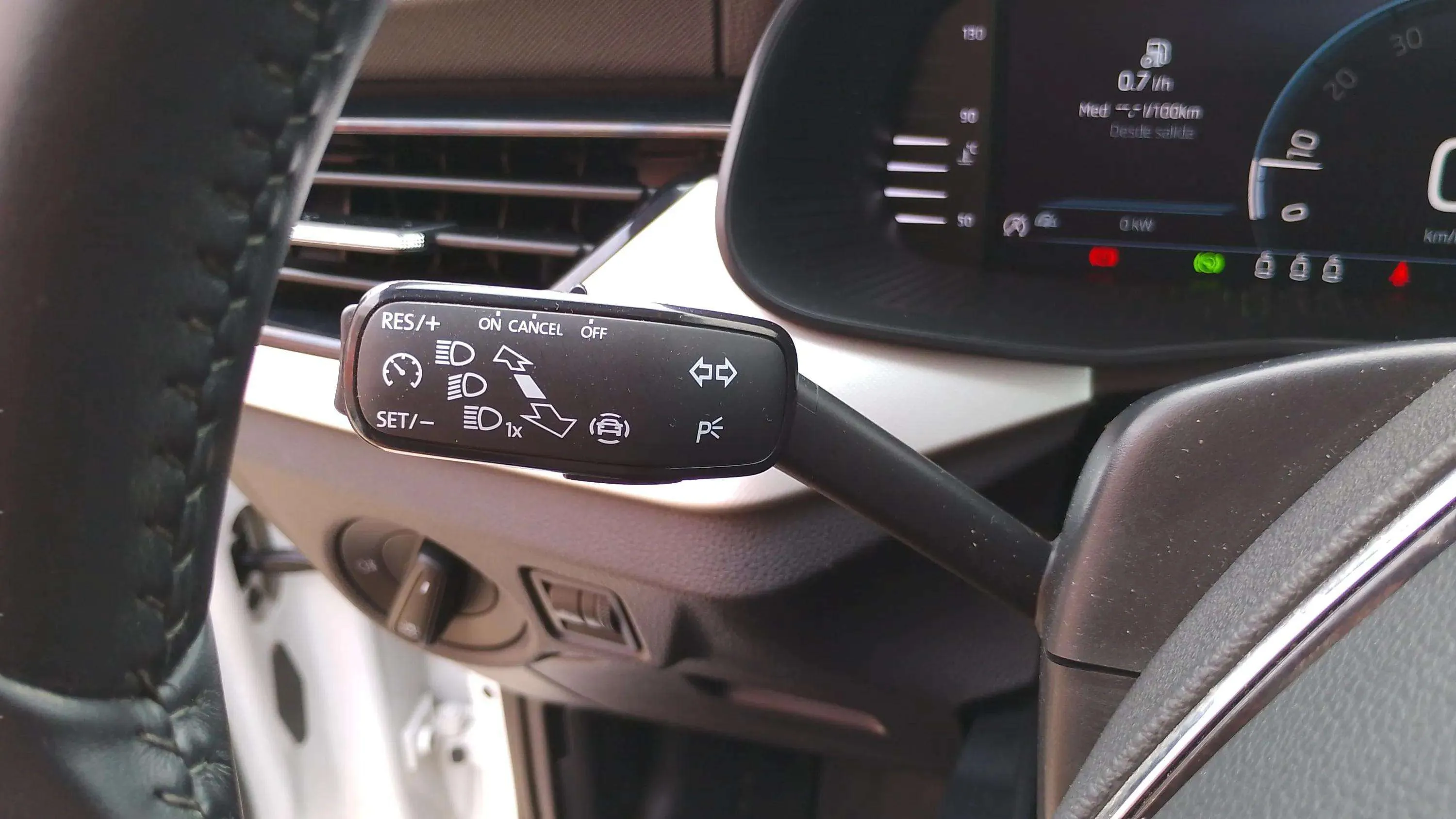 Škoda Kamiq 1.5 TSI DSG Ambition - foto 20