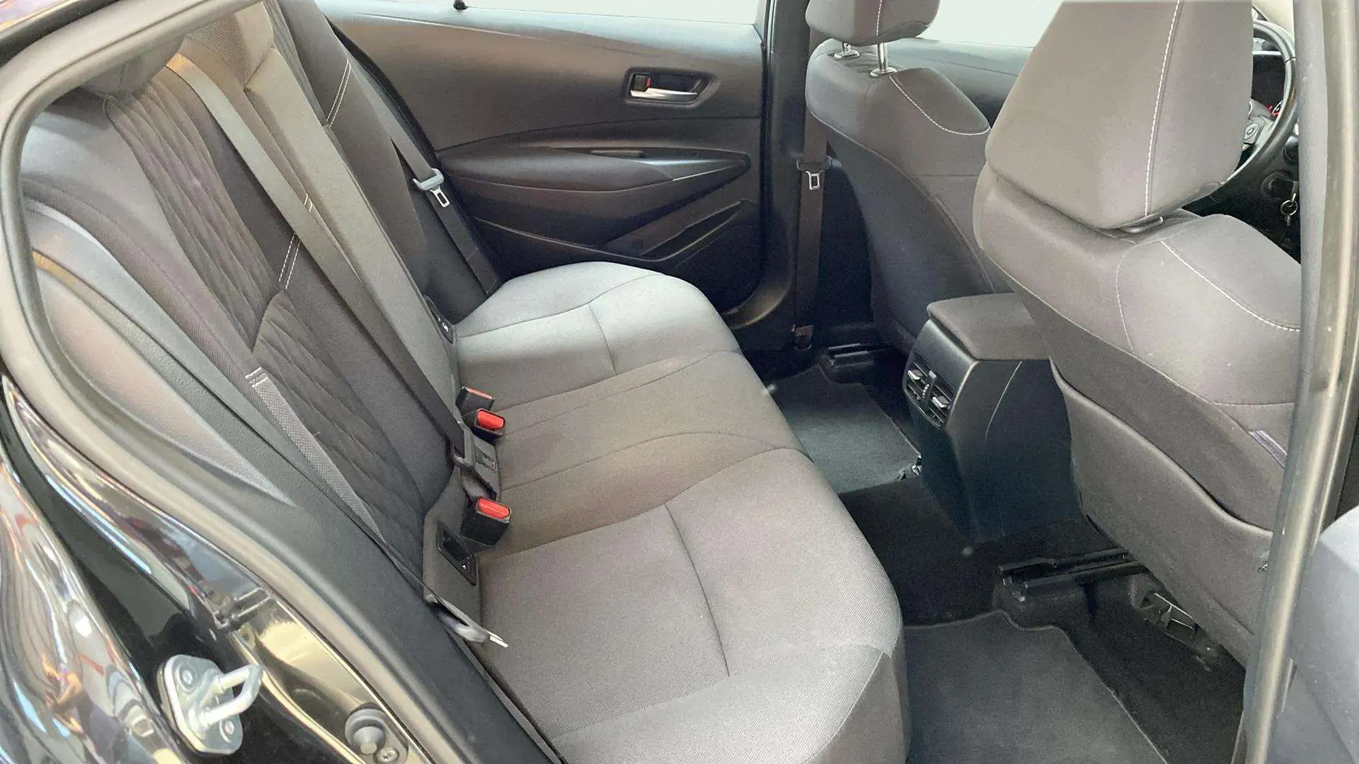 Toyota Corolla Active Plus - foto 15