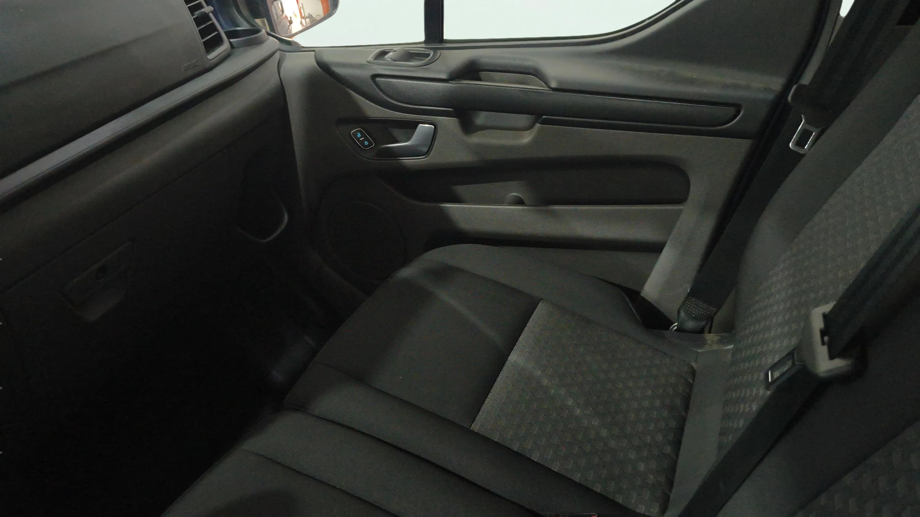Ford Transit Custom 2.0 EcoBlue L2 Titanium - foto 11