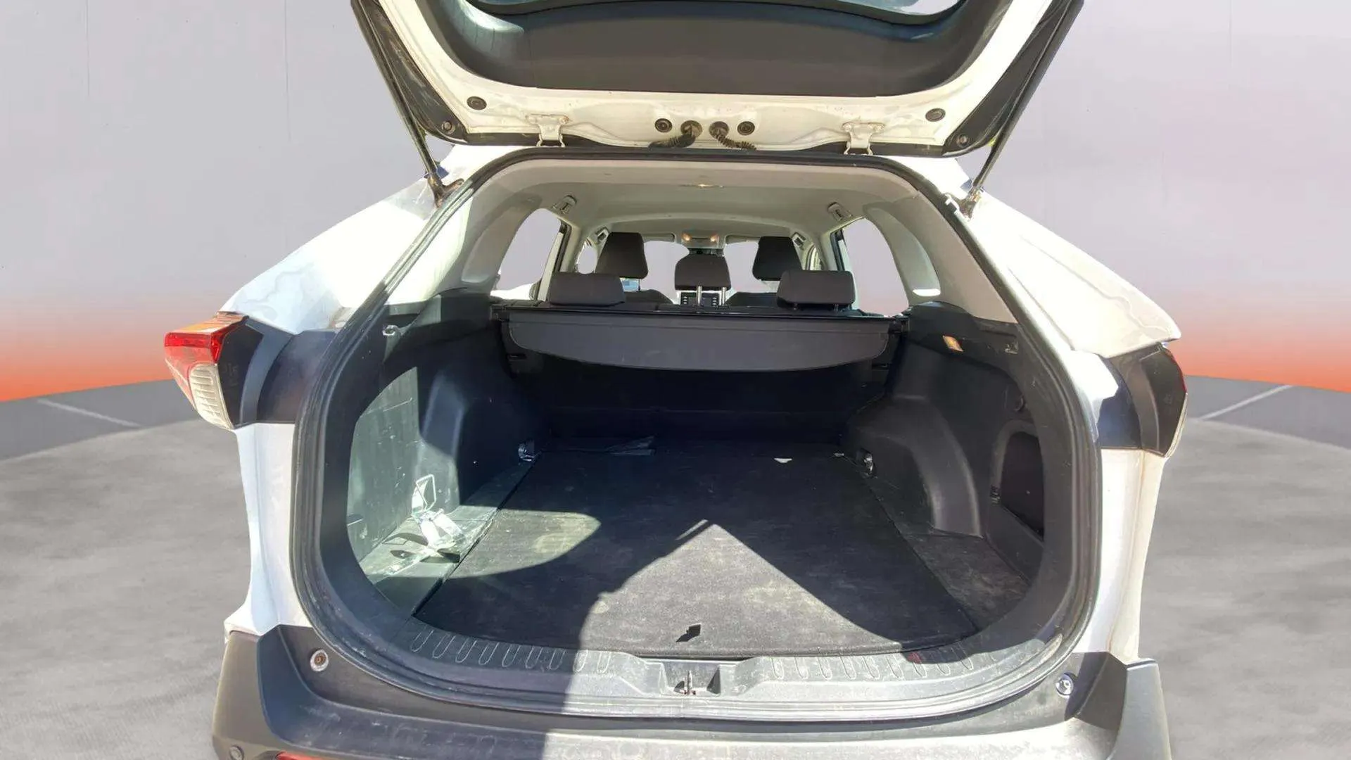 Toyota RAV4 2.5l 220H Business 4WD - foto 12