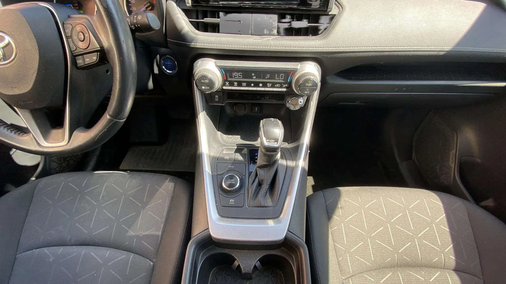 Toyota RAV4 2.5l 220H Business 4WD - foto 7