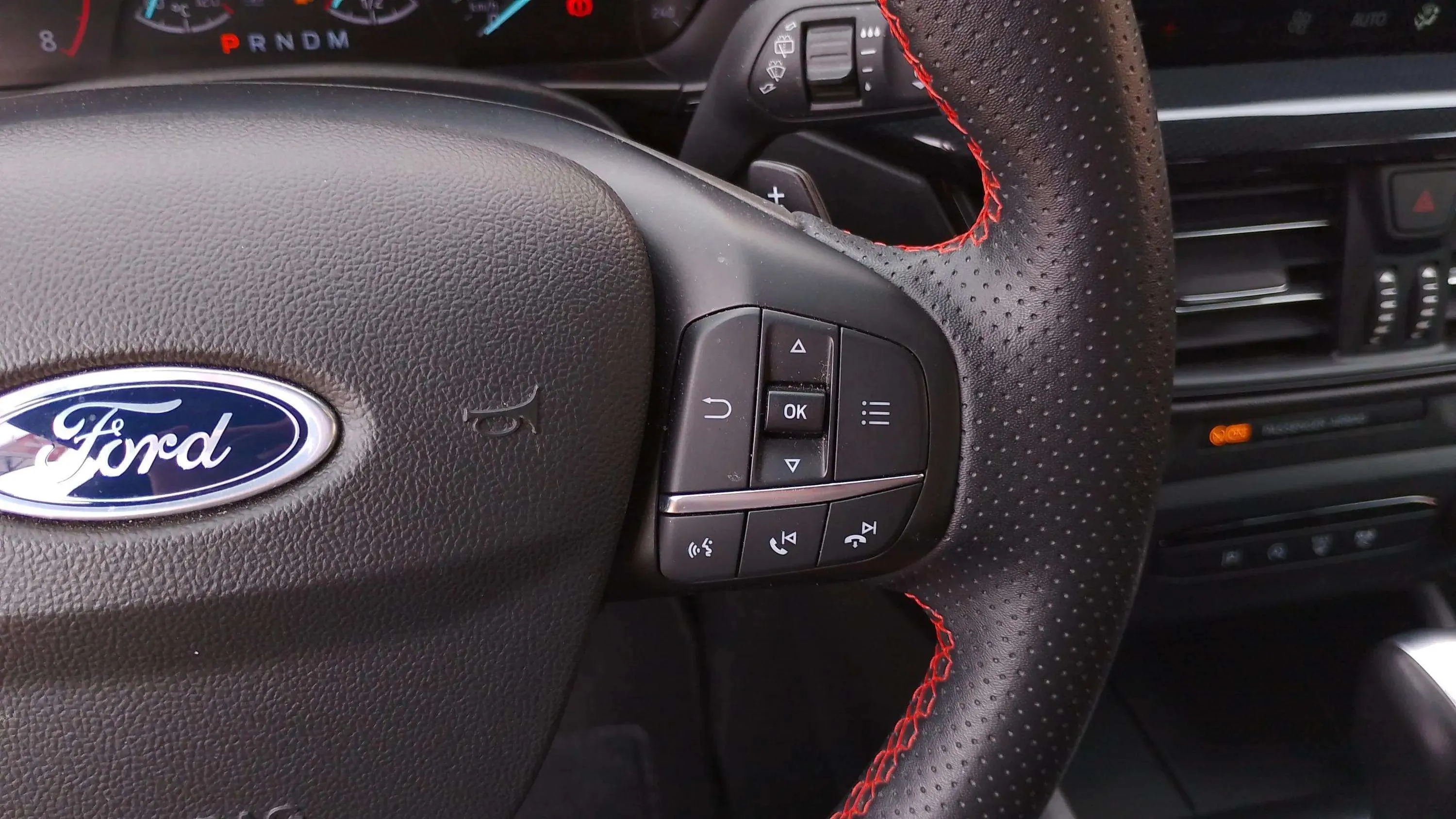Ford Focus 1.0 EcoBoost MHEV ST-Line - foto 30