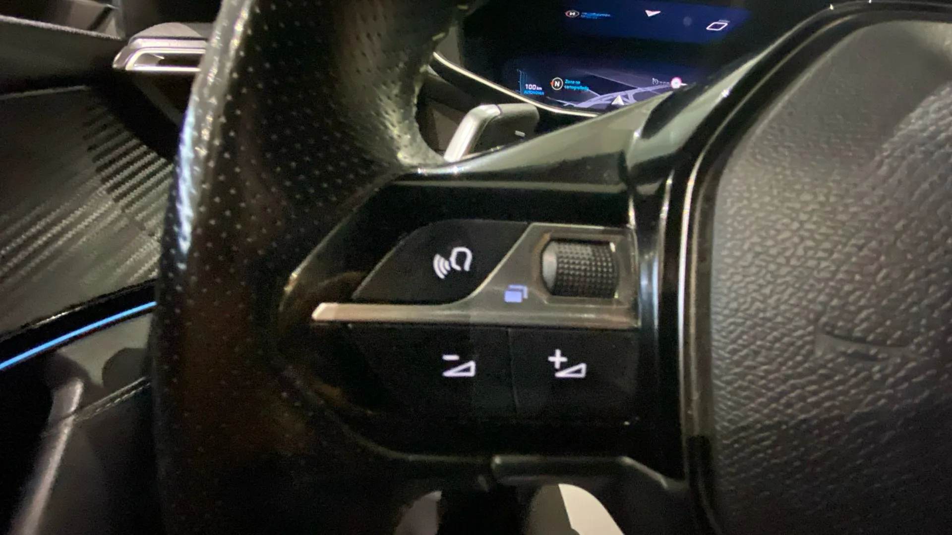 Peugeot 2008 GT BlueHDi 130 EAT8 - foto 10