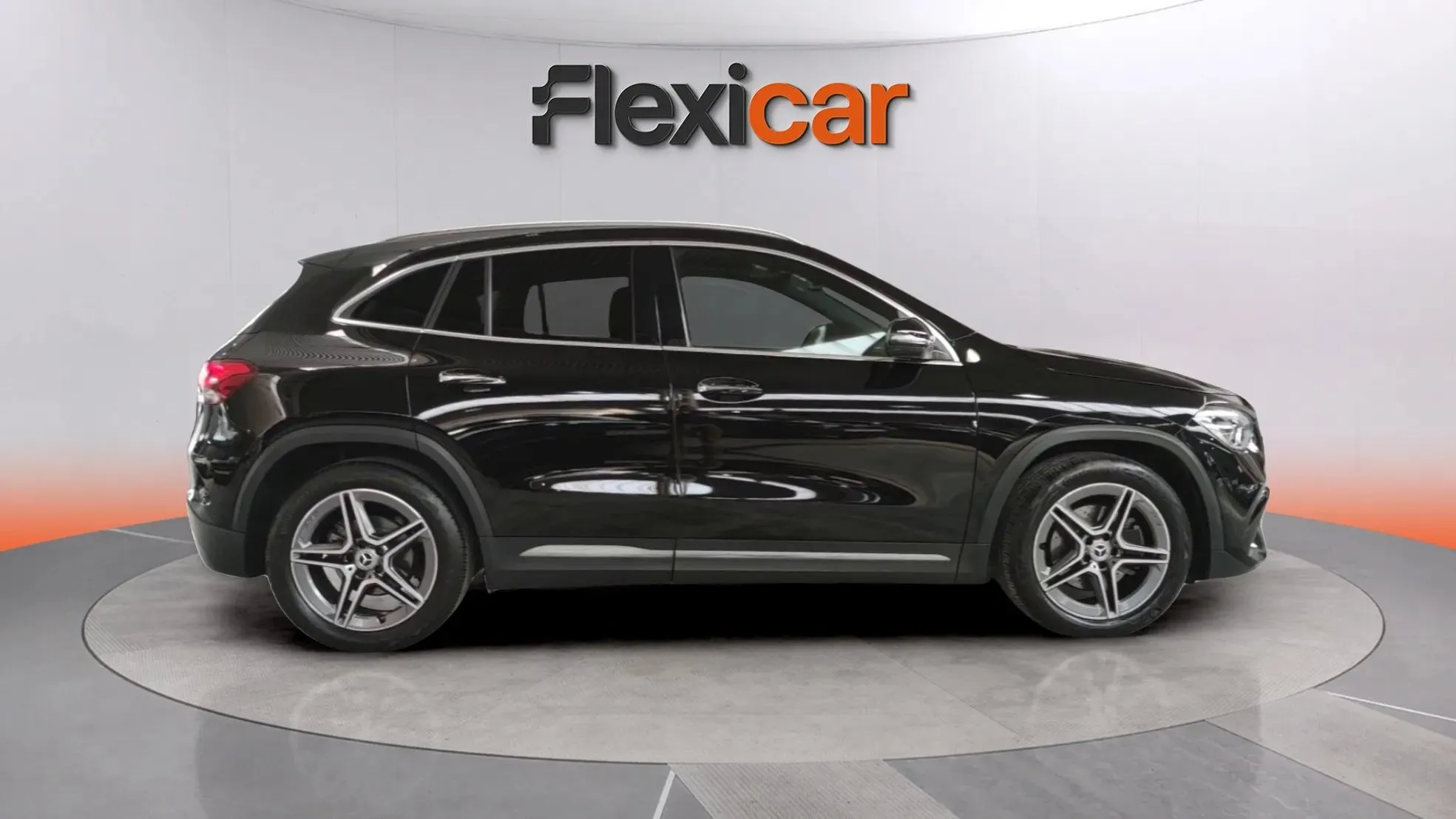 Mercedes-Benz GLA 200 D - foto 8