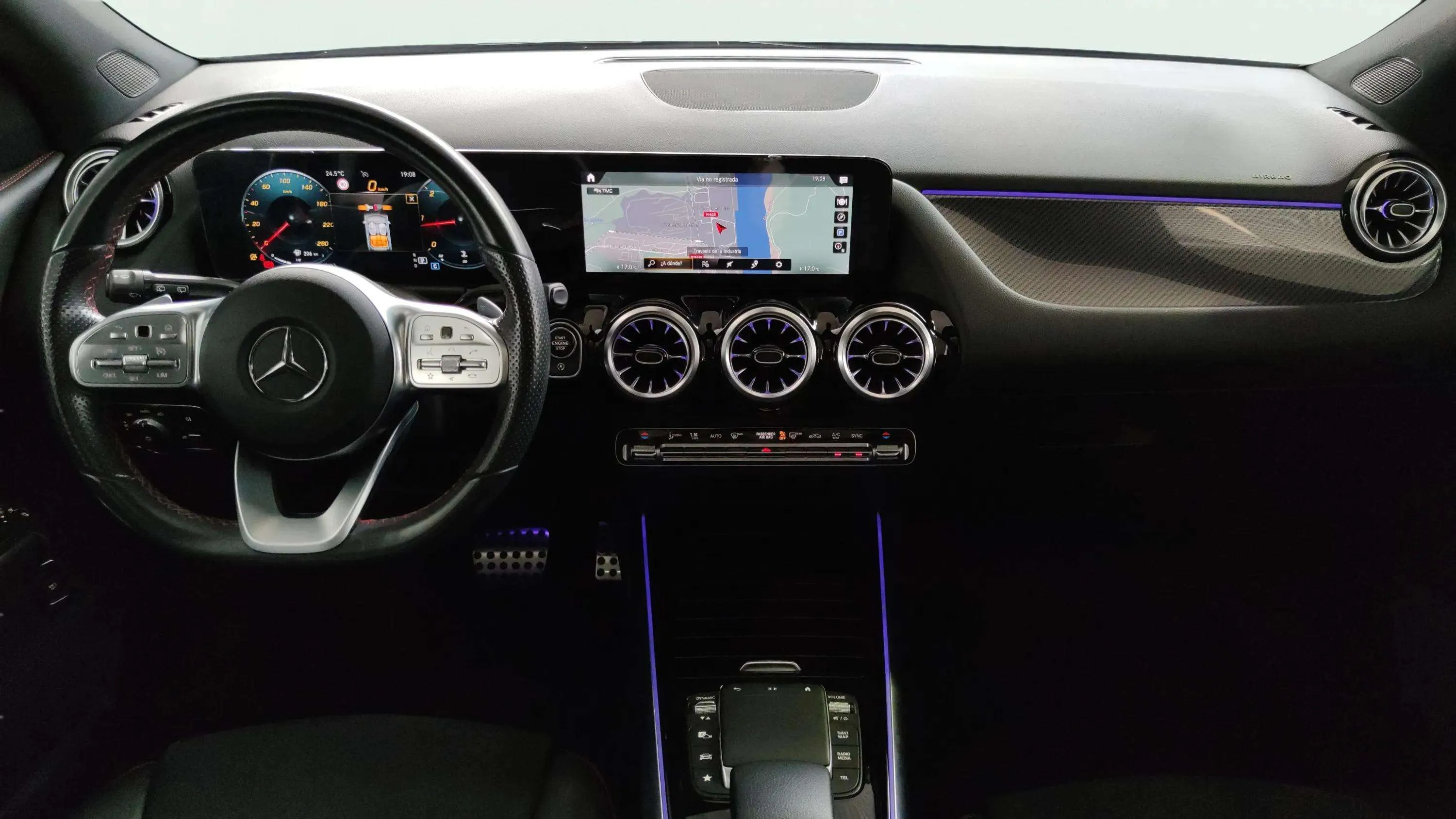 Mercedes-Benz GLA 200 D - foto 10
