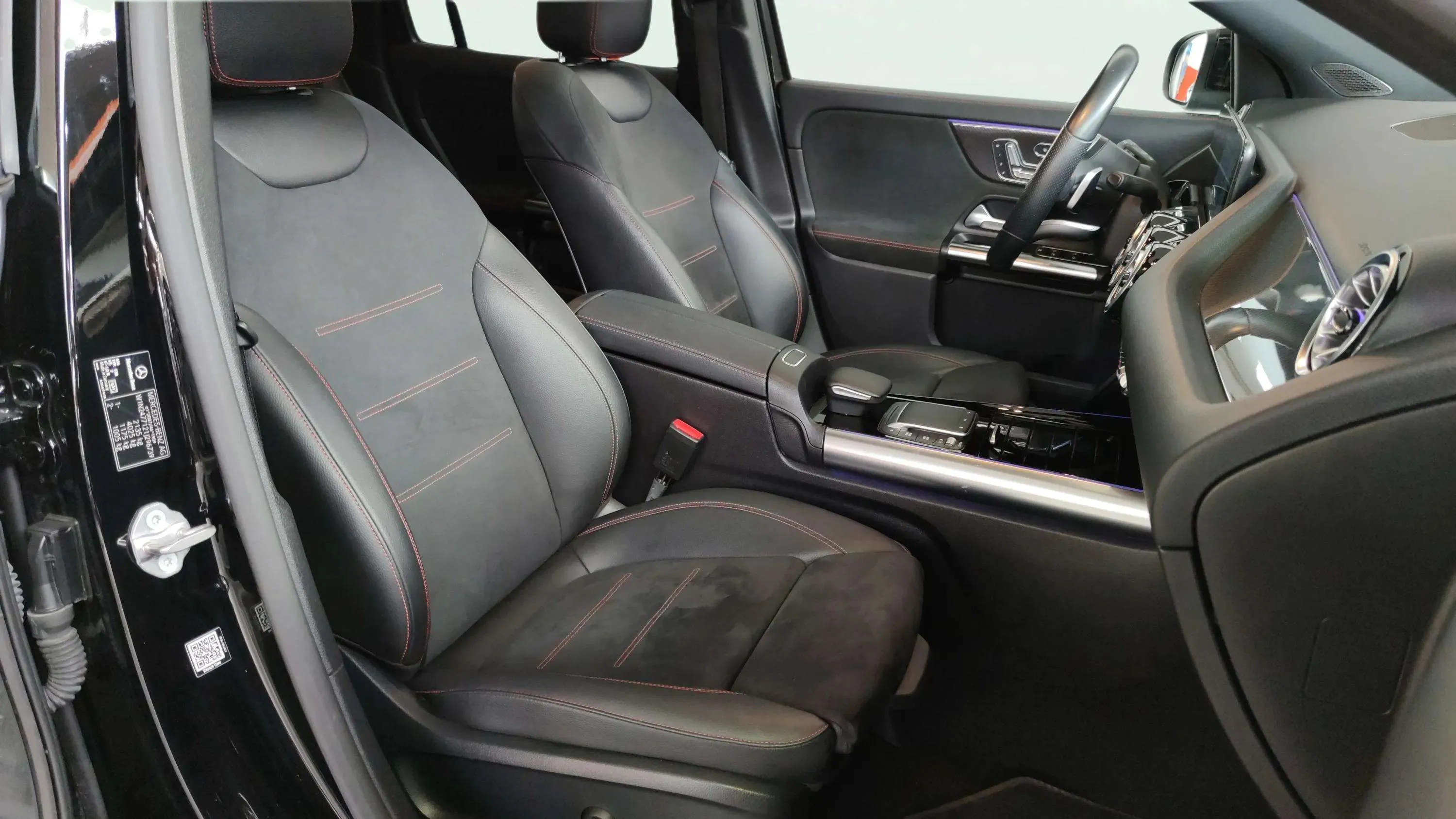 Mercedes-Benz GLA 200 D - foto 14